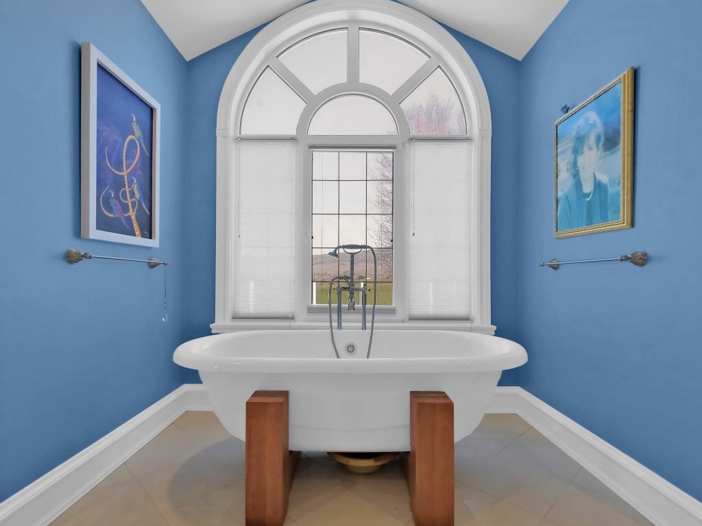 









3240


Pooley

Road,
Kelowna,




BC
V1W 4G7

