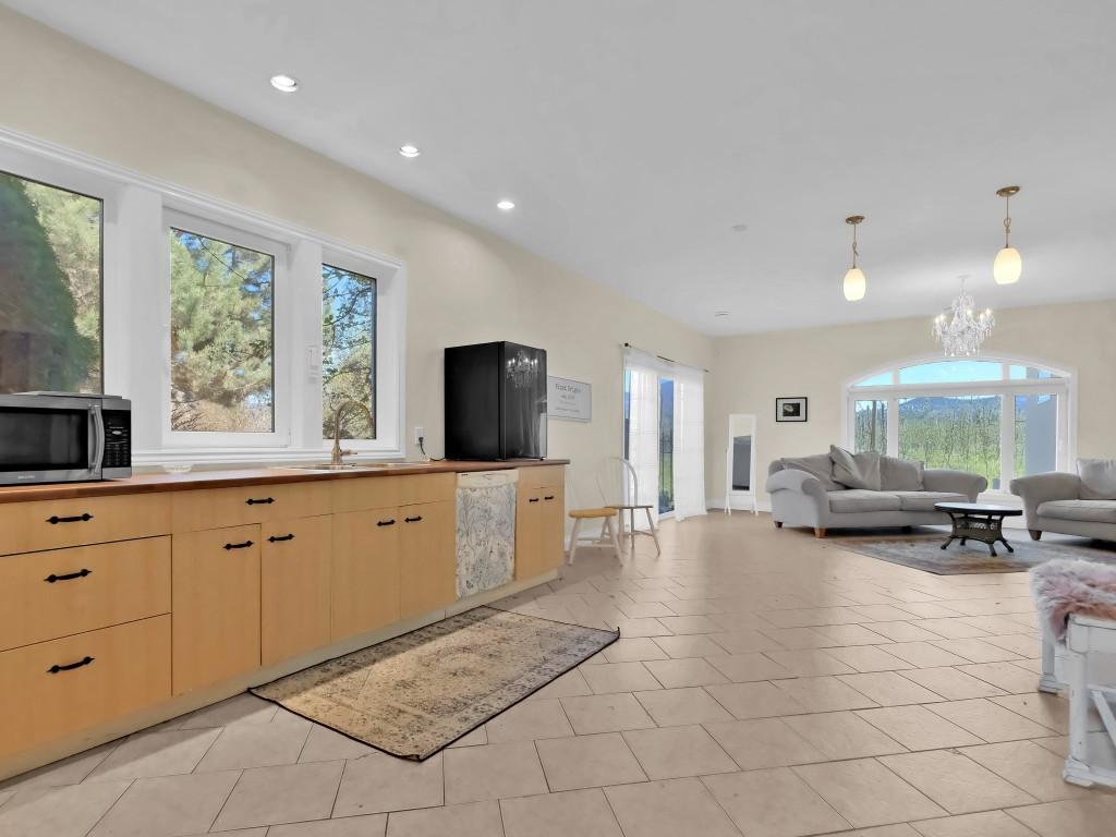 









3240


Pooley

Road,
Kelowna,




BC
V1W 4G7

