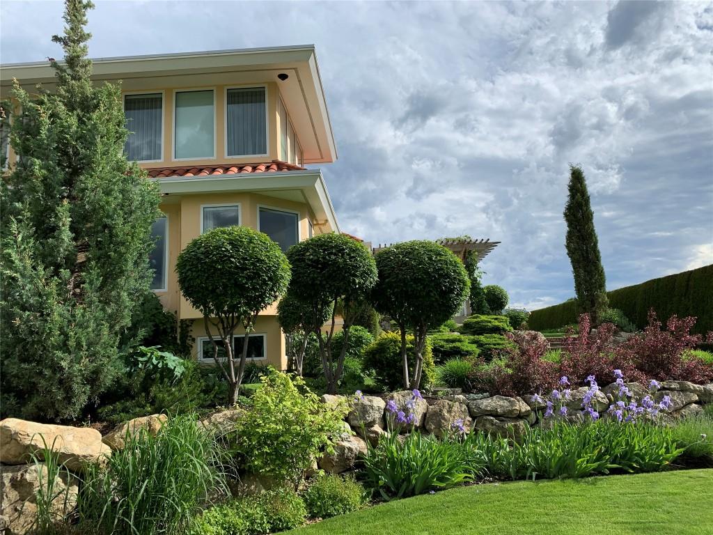 









3240


Pooley

Road,
Kelowna,




BC
V1W 4G7

