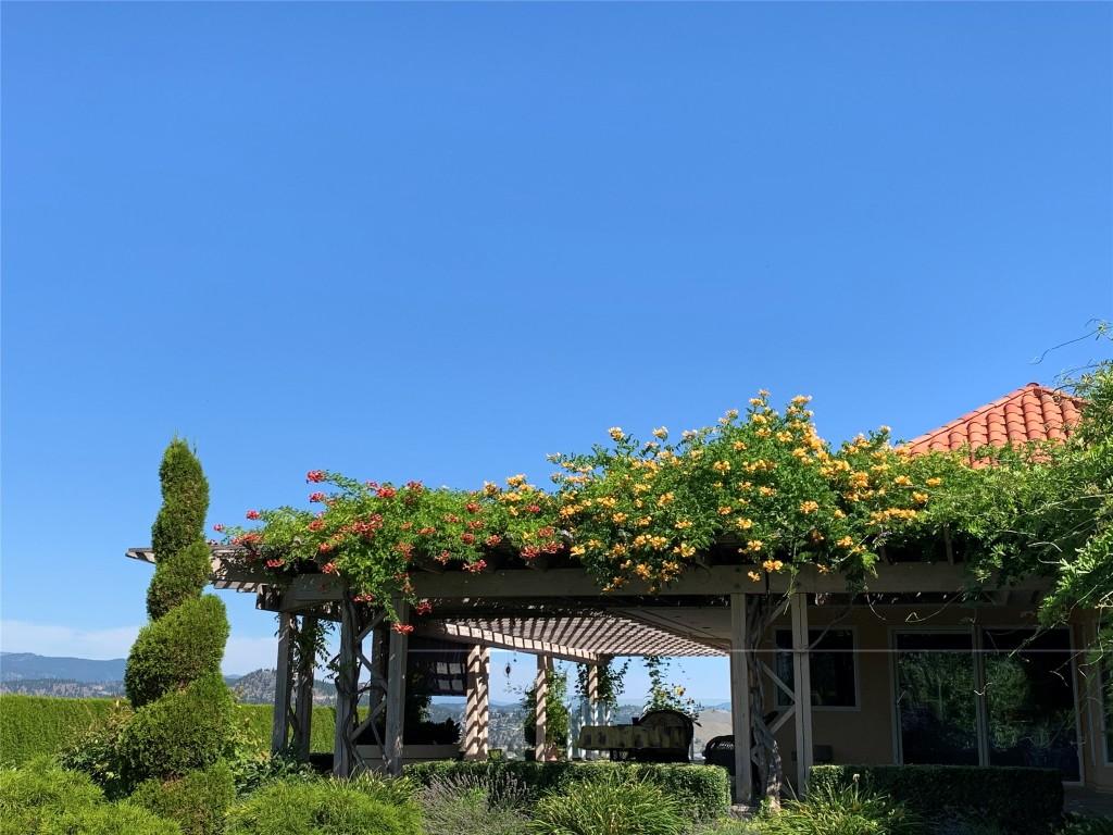 









3240


Pooley

Road,
Kelowna,




BC
V1W 4G7

