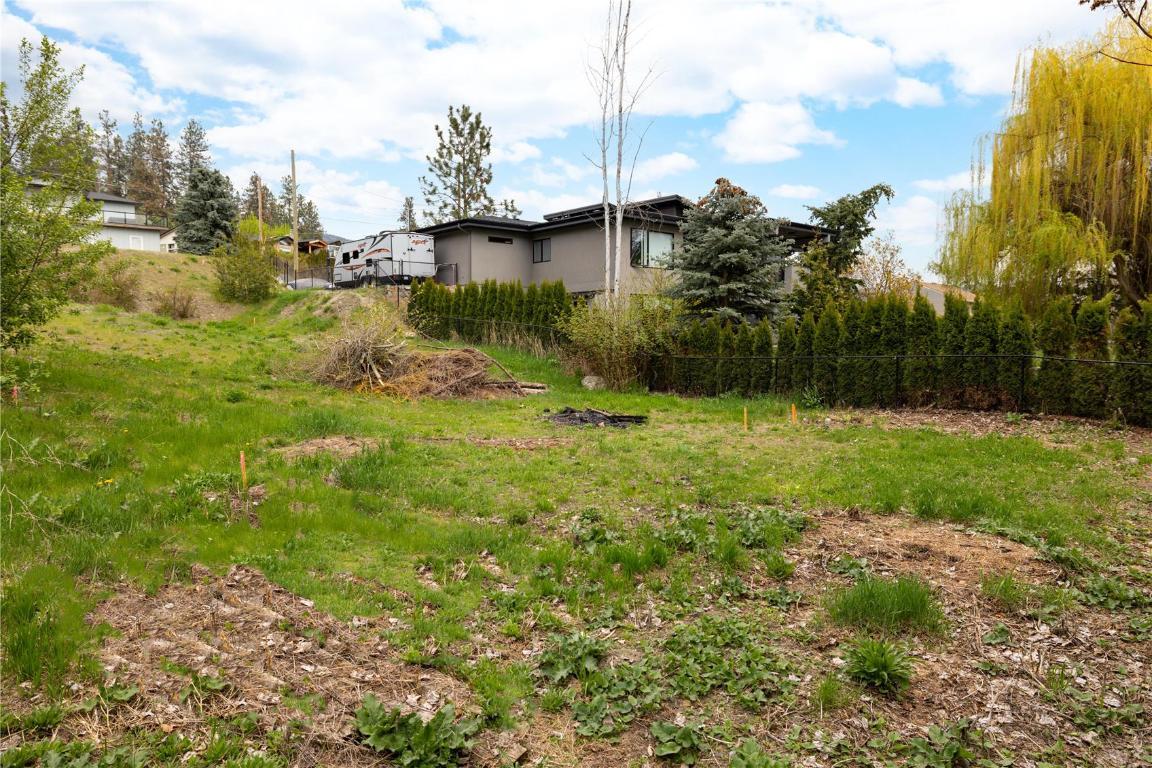 









2621


Rufli

Road,
West Kelowna,







BC
V4T 1R3

