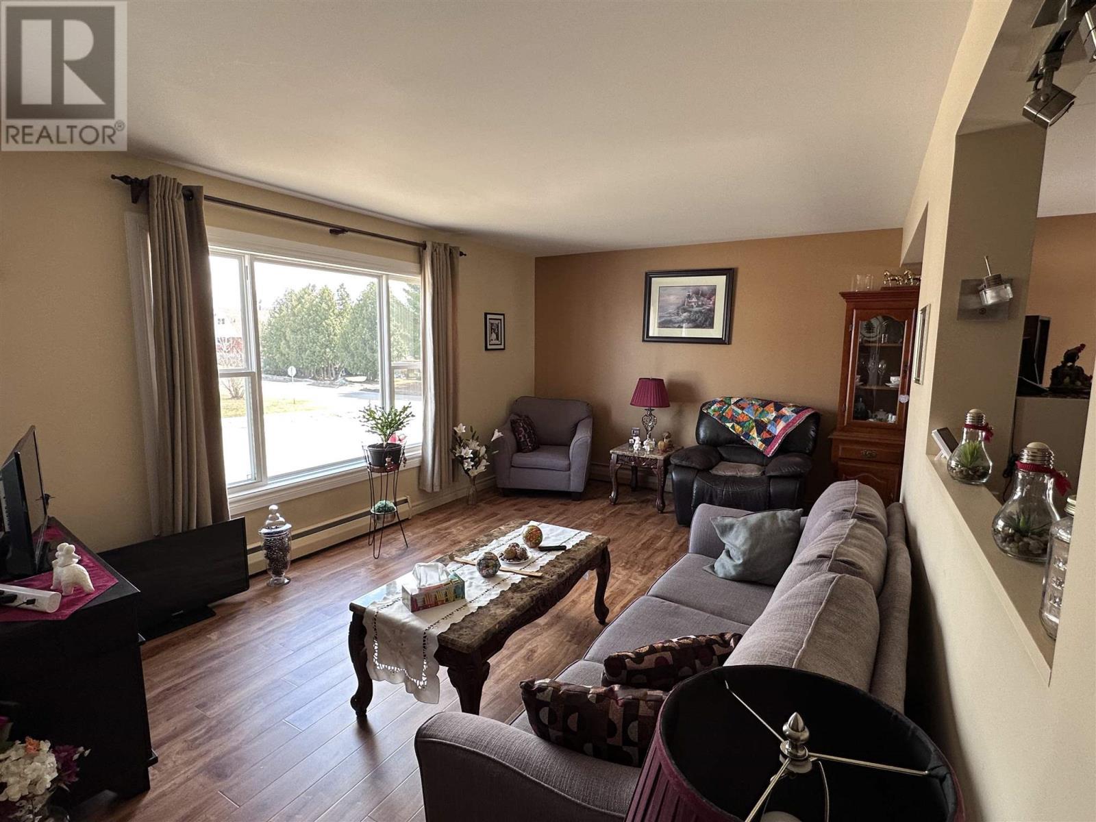 












70 Roman AVE

,
Elliot Lake,




Ontario
P5A1S1

