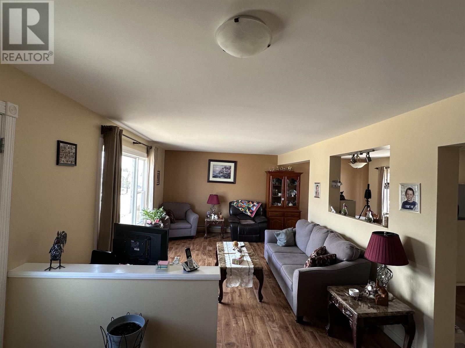 












70 Roman AVE

,
Elliot Lake,




Ontario
P5A1S1

