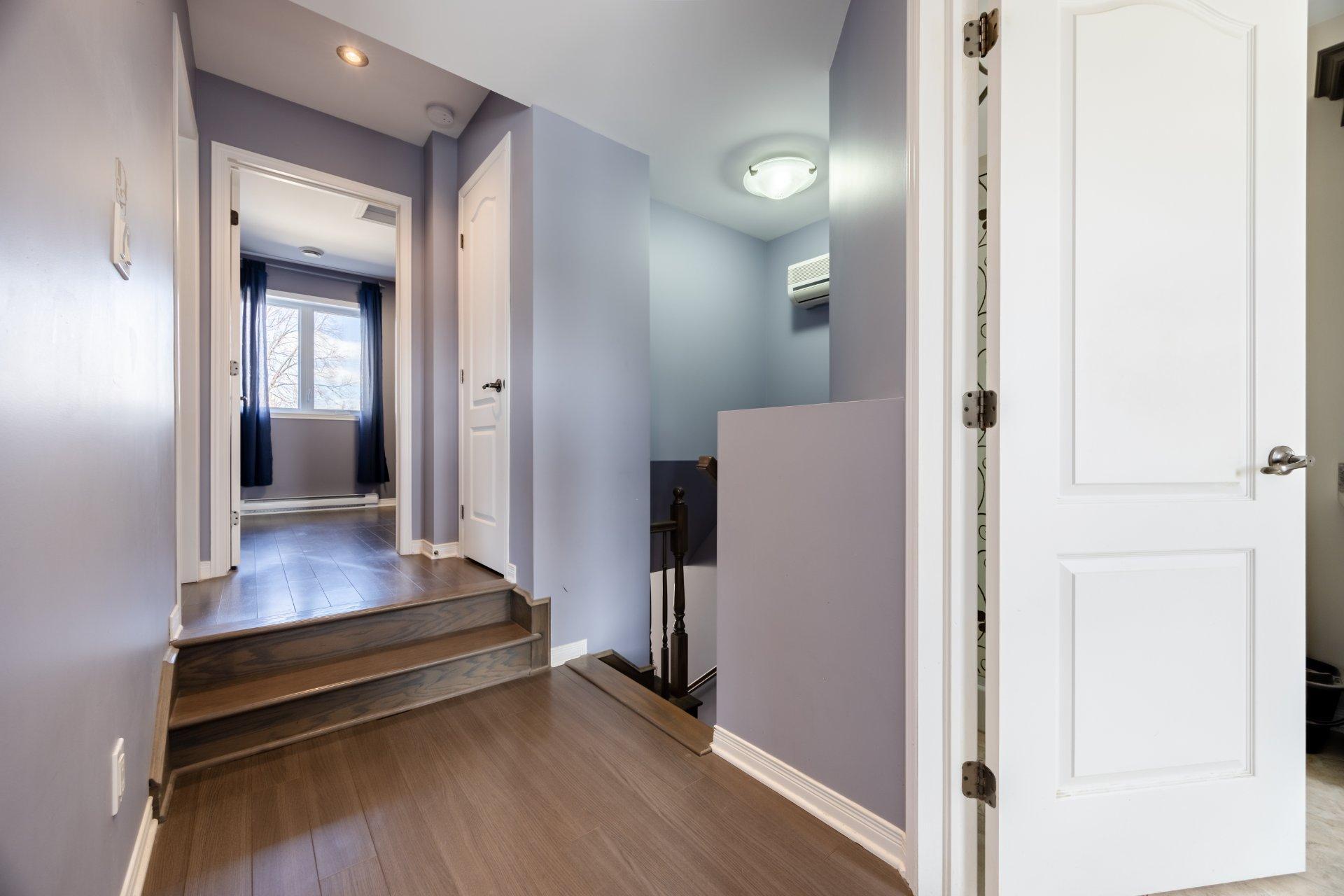 









101


Rue Hardisty

,
Châteauguay,




QC
J6J0B7

