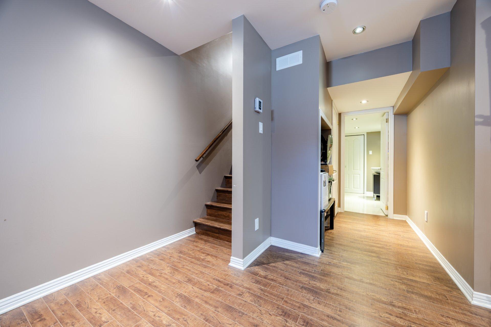 









101


Rue Hardisty

,
Châteauguay,




QC
J6J0B7

