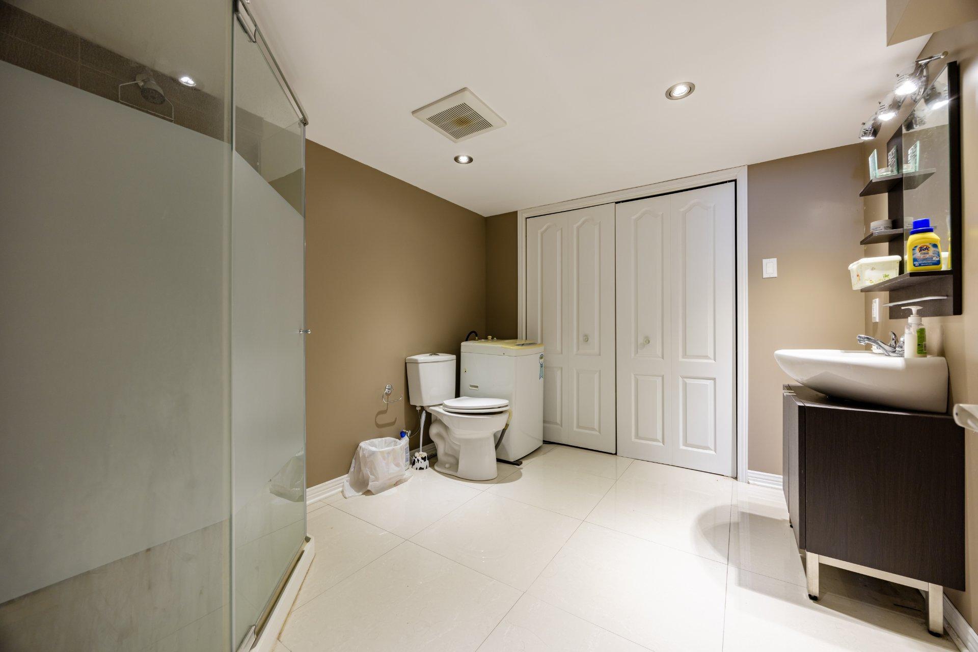 









101


Rue Hardisty

,
Châteauguay,




QC
J6J0B7

