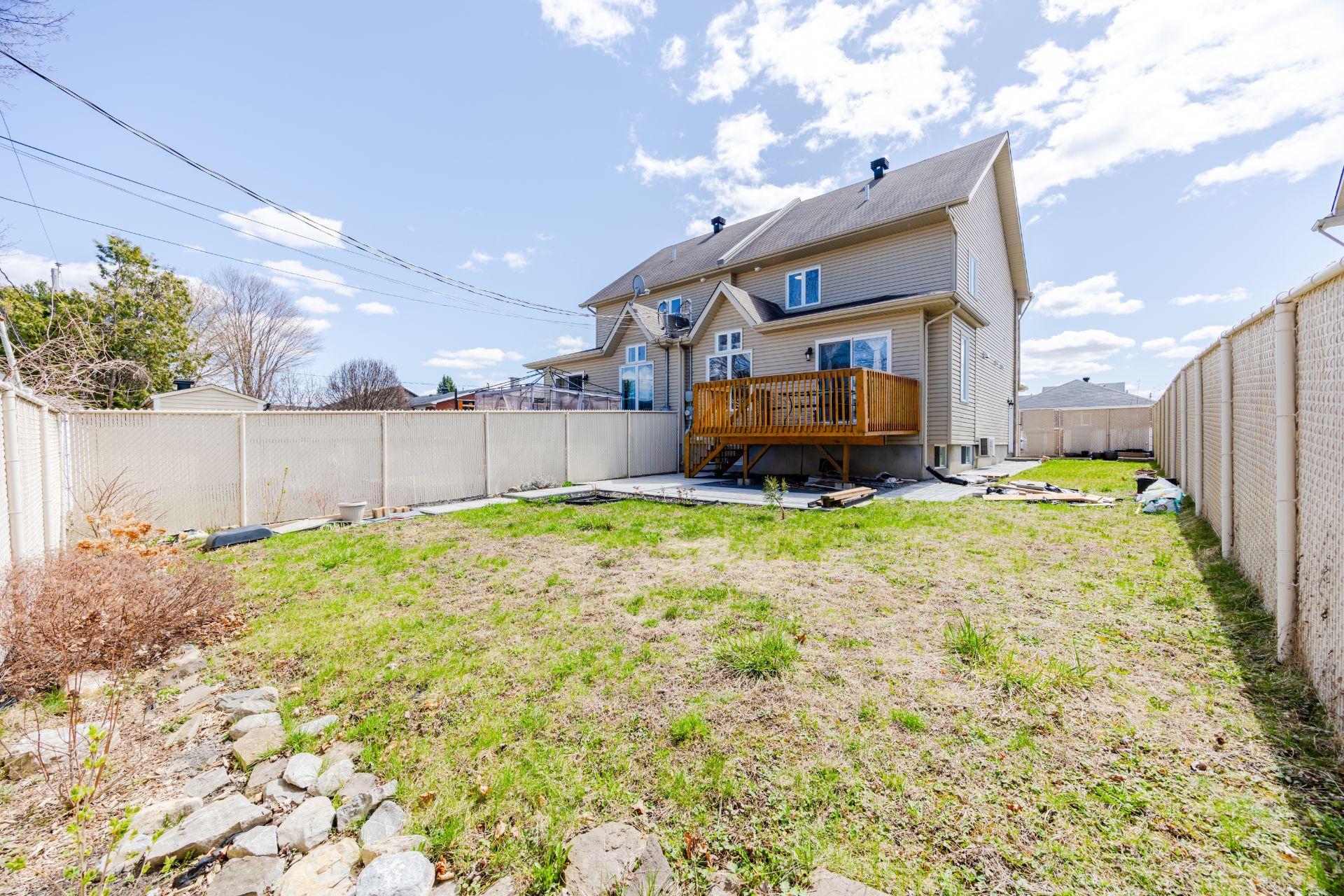 









101


Rue Hardisty

,
Châteauguay,




QC
J6J0B7

