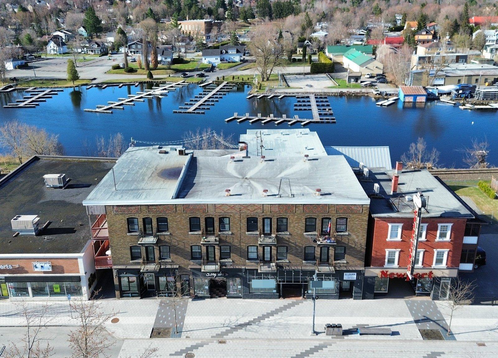 









366


Rue Principale O.

,
Magog,




QC
J1X2A9

