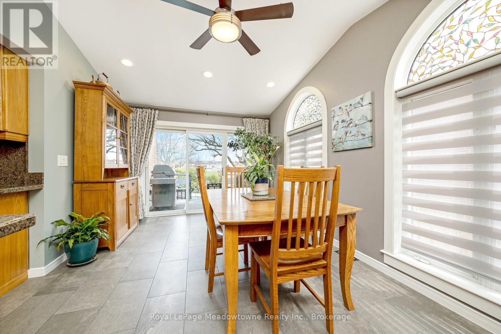 












738 ROBERTSON CRESCENT

,
Milton (TM Timberlea),




Ontario
L9T4W4

