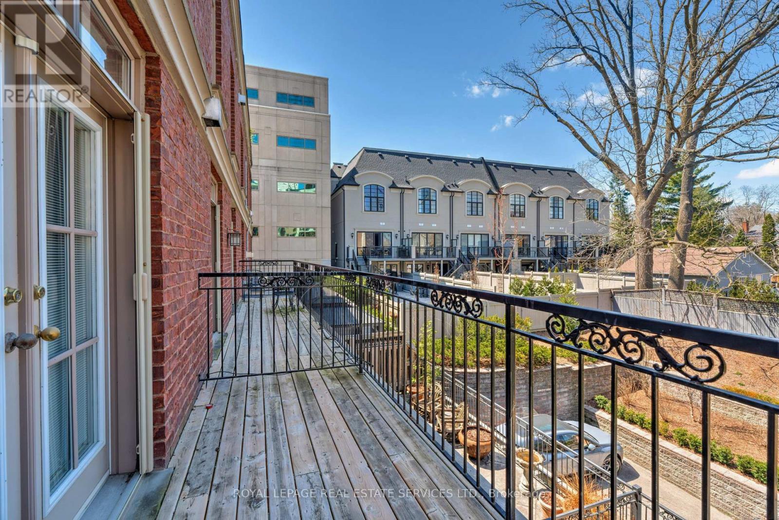 












339 RANDALL STREET

,
Oakville,




Ontario
L6J1R3

