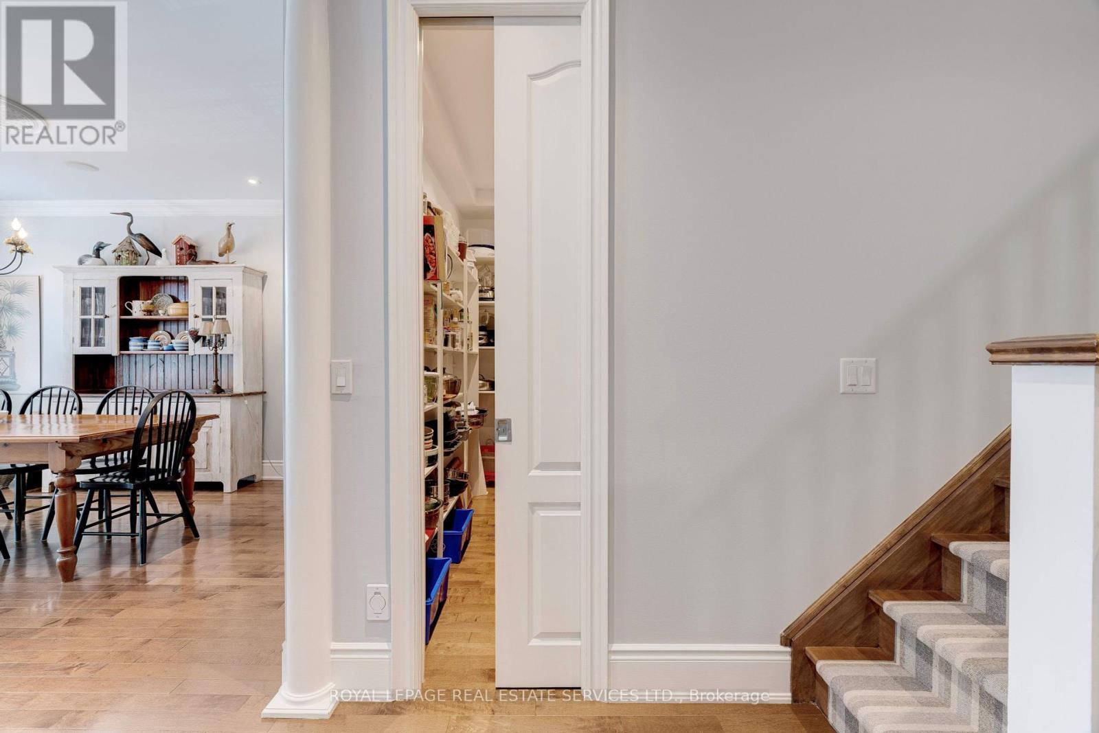 












339 RANDALL STREET

,
Oakville,




Ontario
L6J1R3

