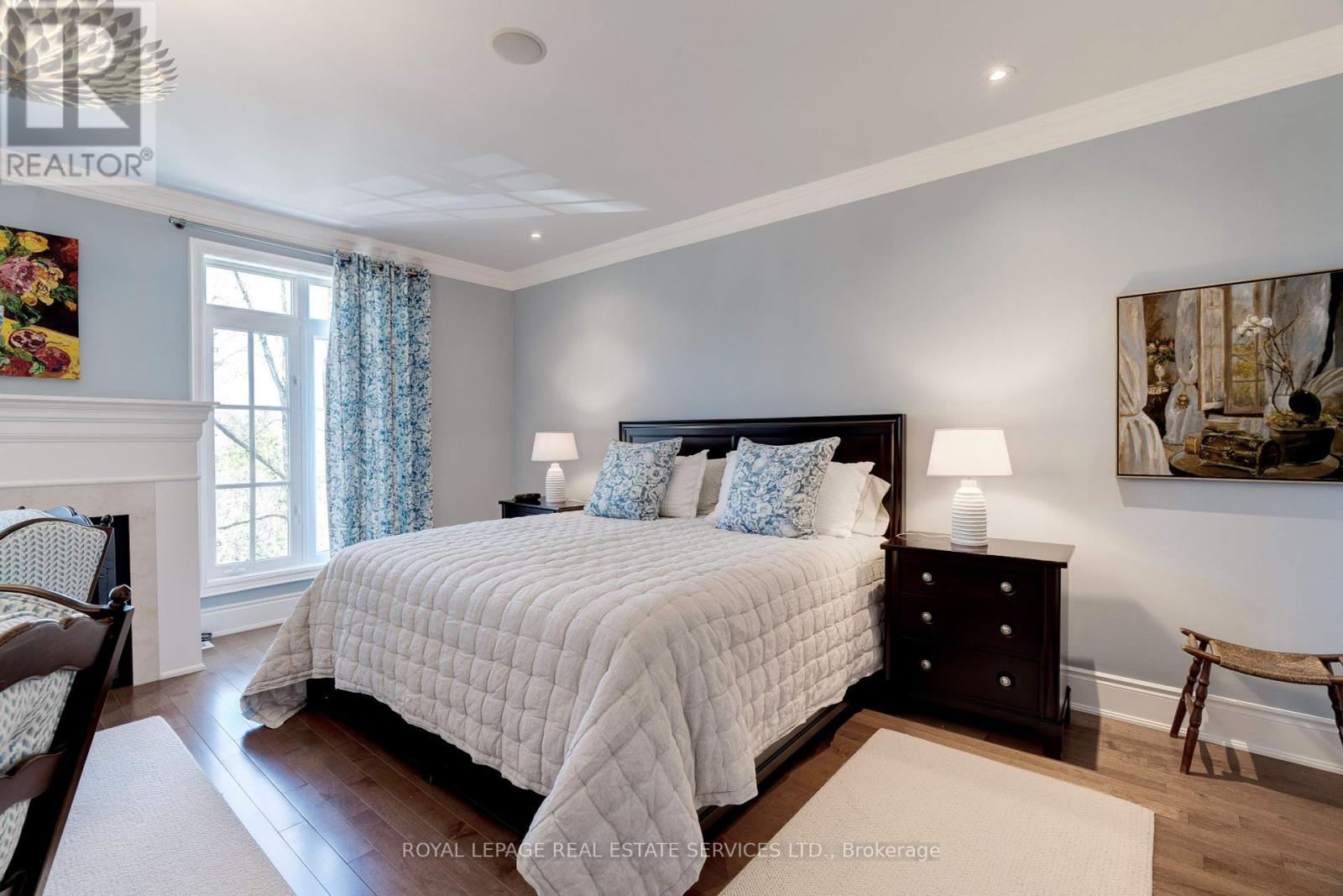 












339 RANDALL STREET

,
Oakville,




Ontario
L6J1R3

