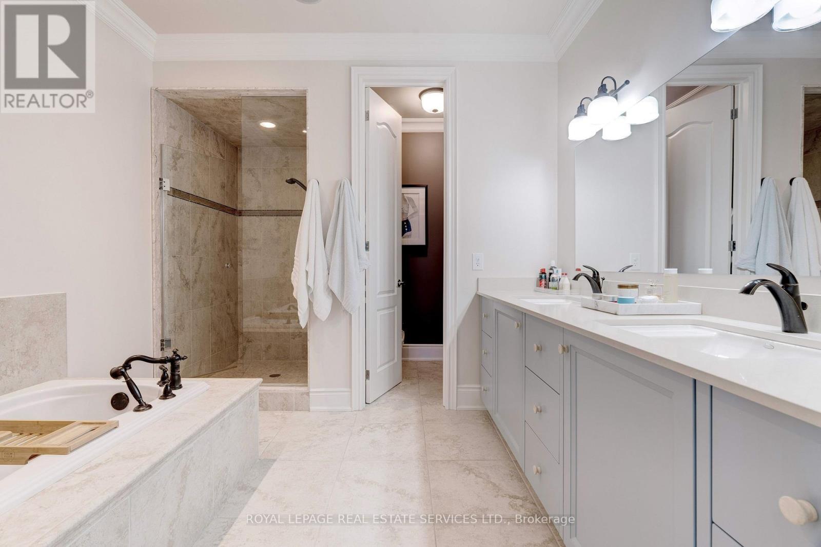 












339 RANDALL STREET

,
Oakville,




Ontario
L6J1R3

