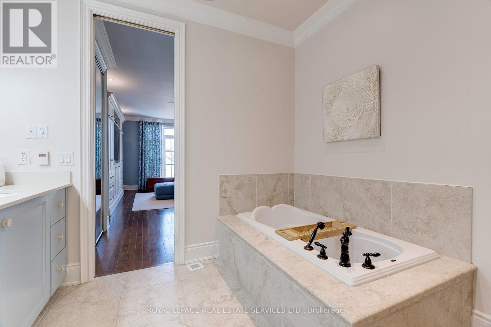












339 RANDALL STREET

,
Oakville,




Ontario
L6J1R3

