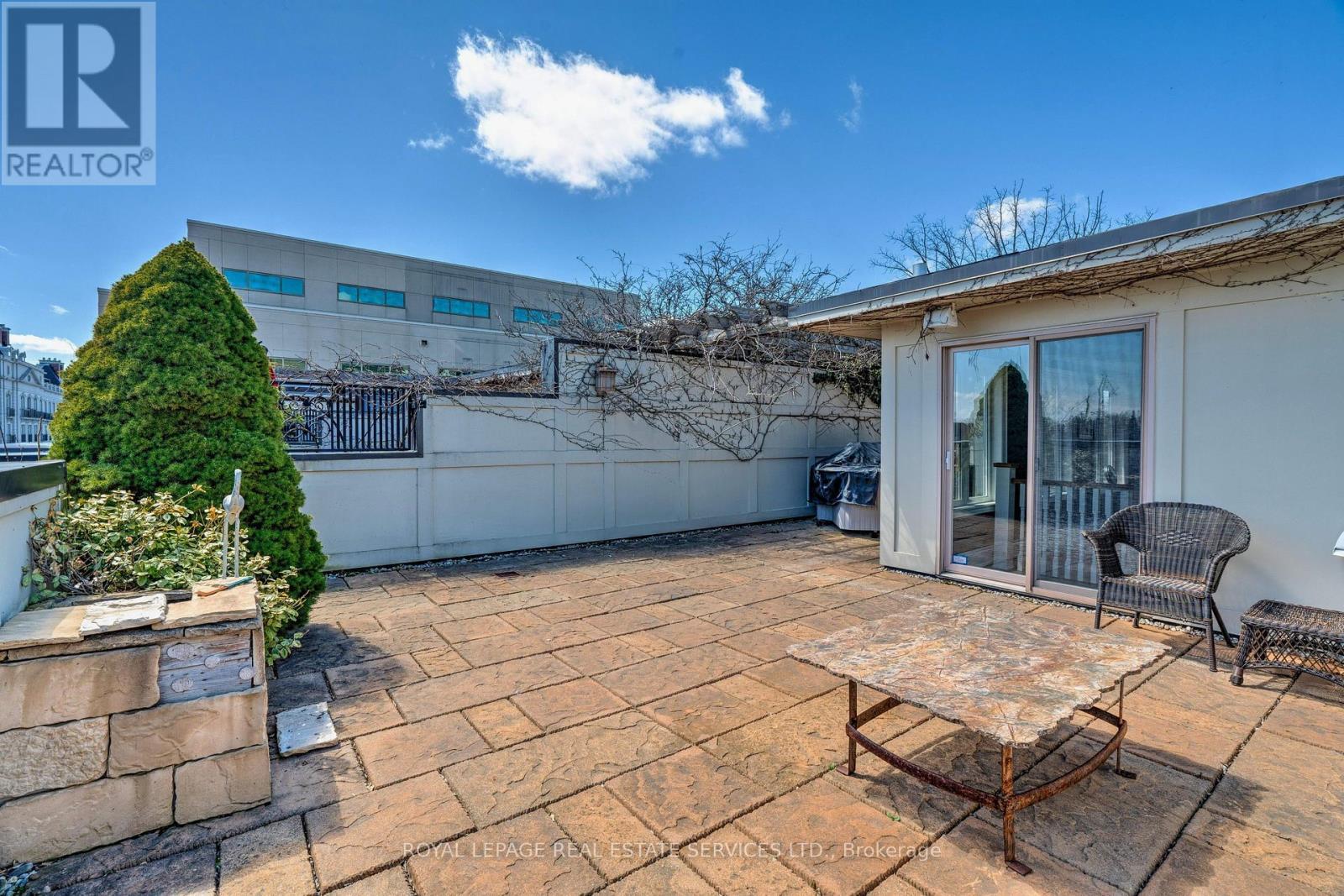 












339 RANDALL STREET

,
Oakville,




Ontario
L6J1R3

