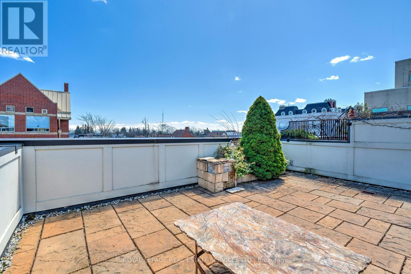 












339 RANDALL STREET

,
Oakville,




Ontario
L6J1R3

