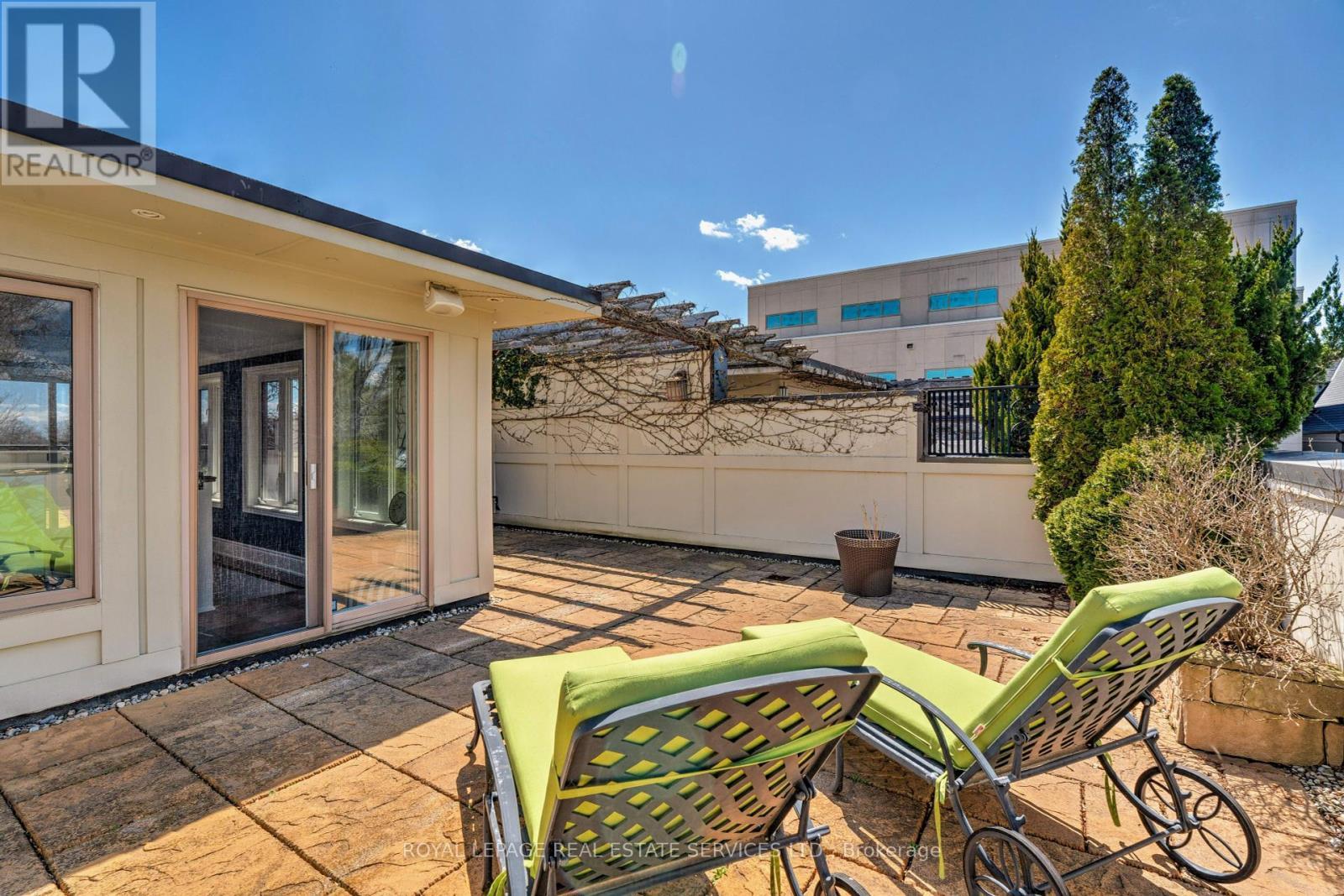 












339 RANDALL STREET

,
Oakville,




Ontario
L6J1R3

