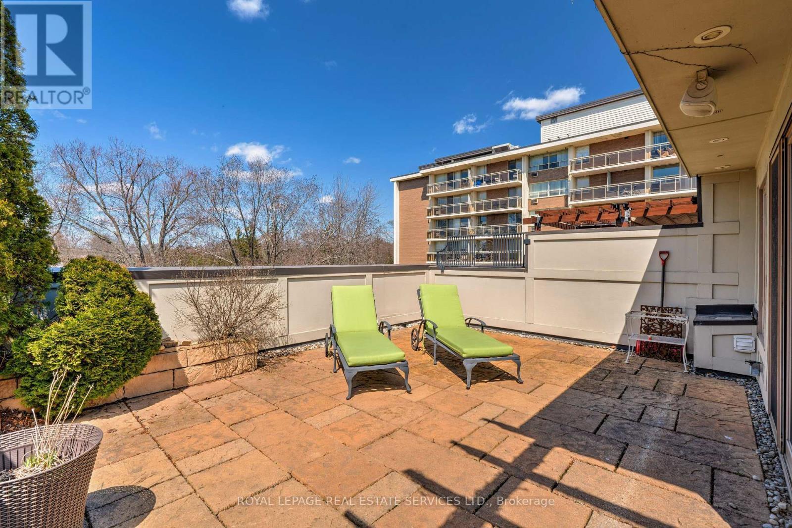 












339 RANDALL STREET

,
Oakville,




Ontario
L6J1R3

