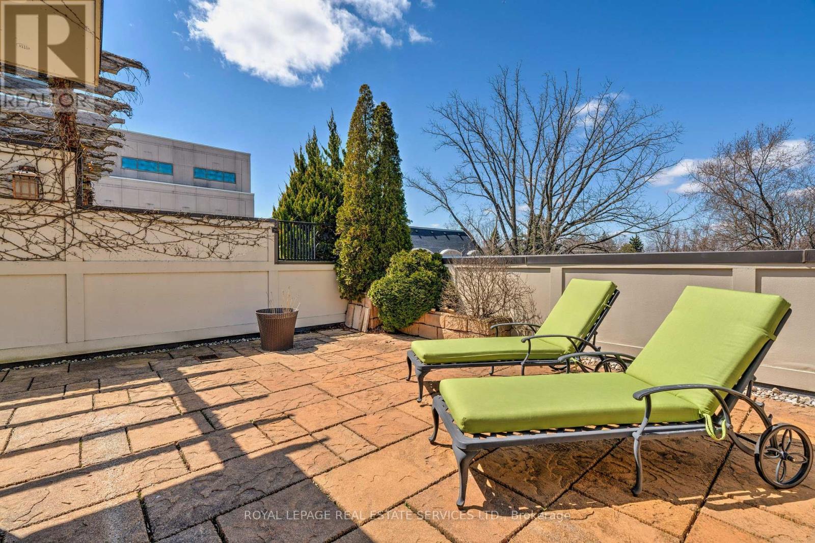 












339 RANDALL STREET

,
Oakville,




Ontario
L6J1R3

