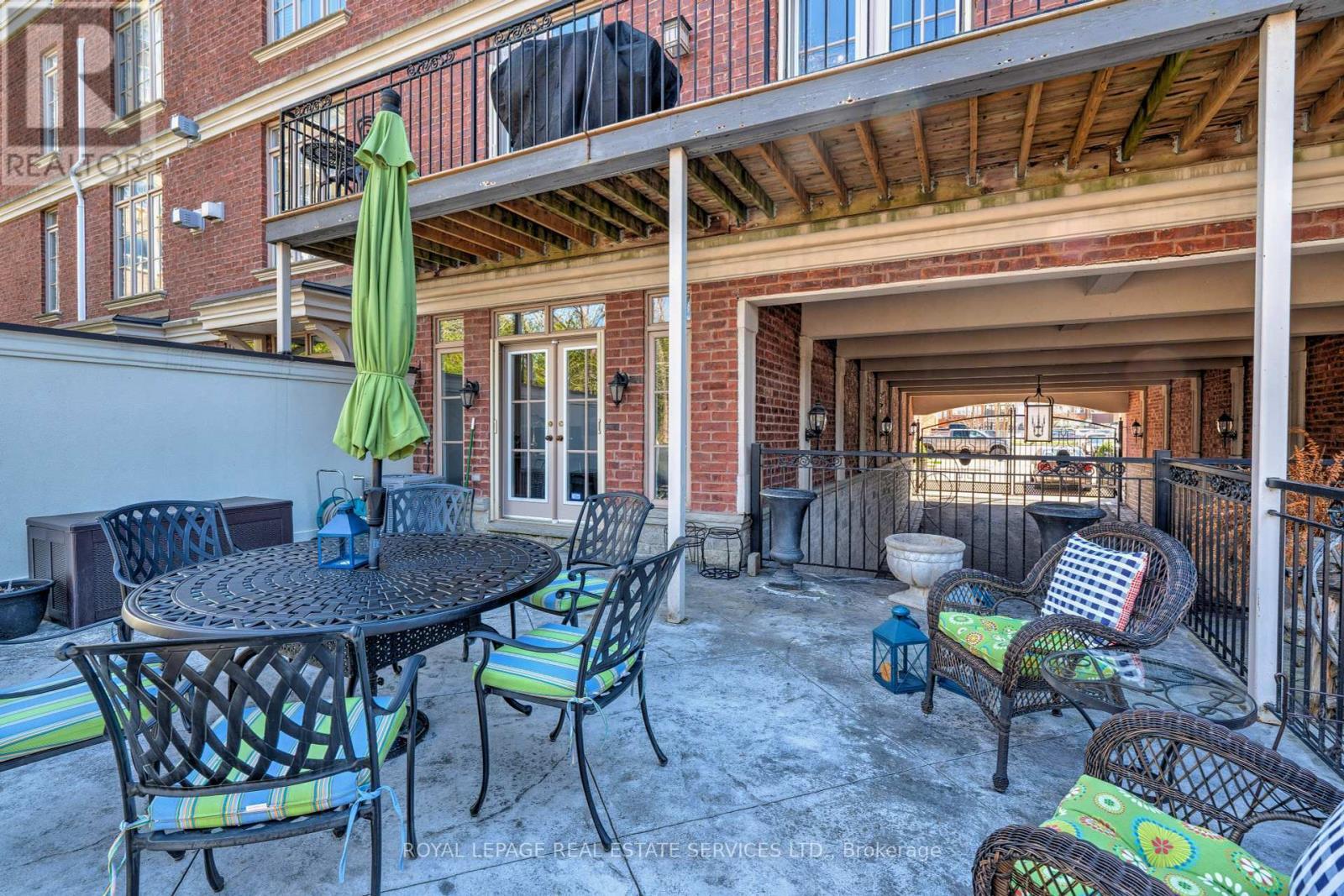 












339 RANDALL STREET

,
Oakville,




Ontario
L6J1R3


