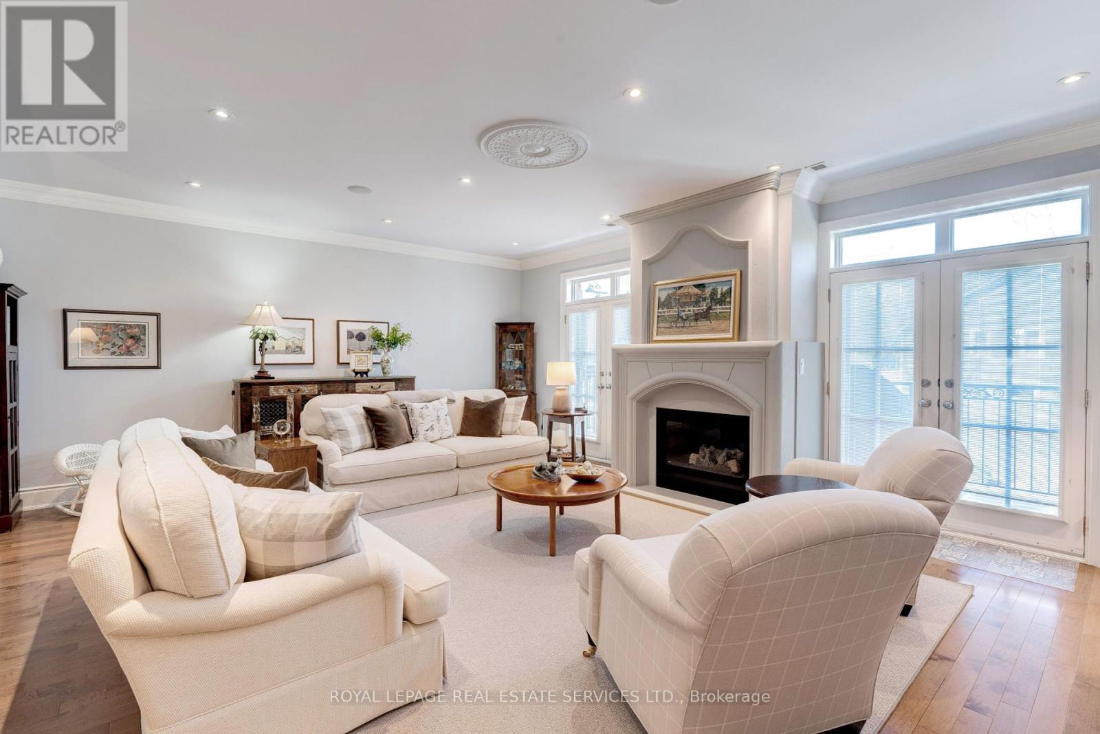 












339 RANDALL STREET

,
Oakville,




Ontario
L6J1R3

