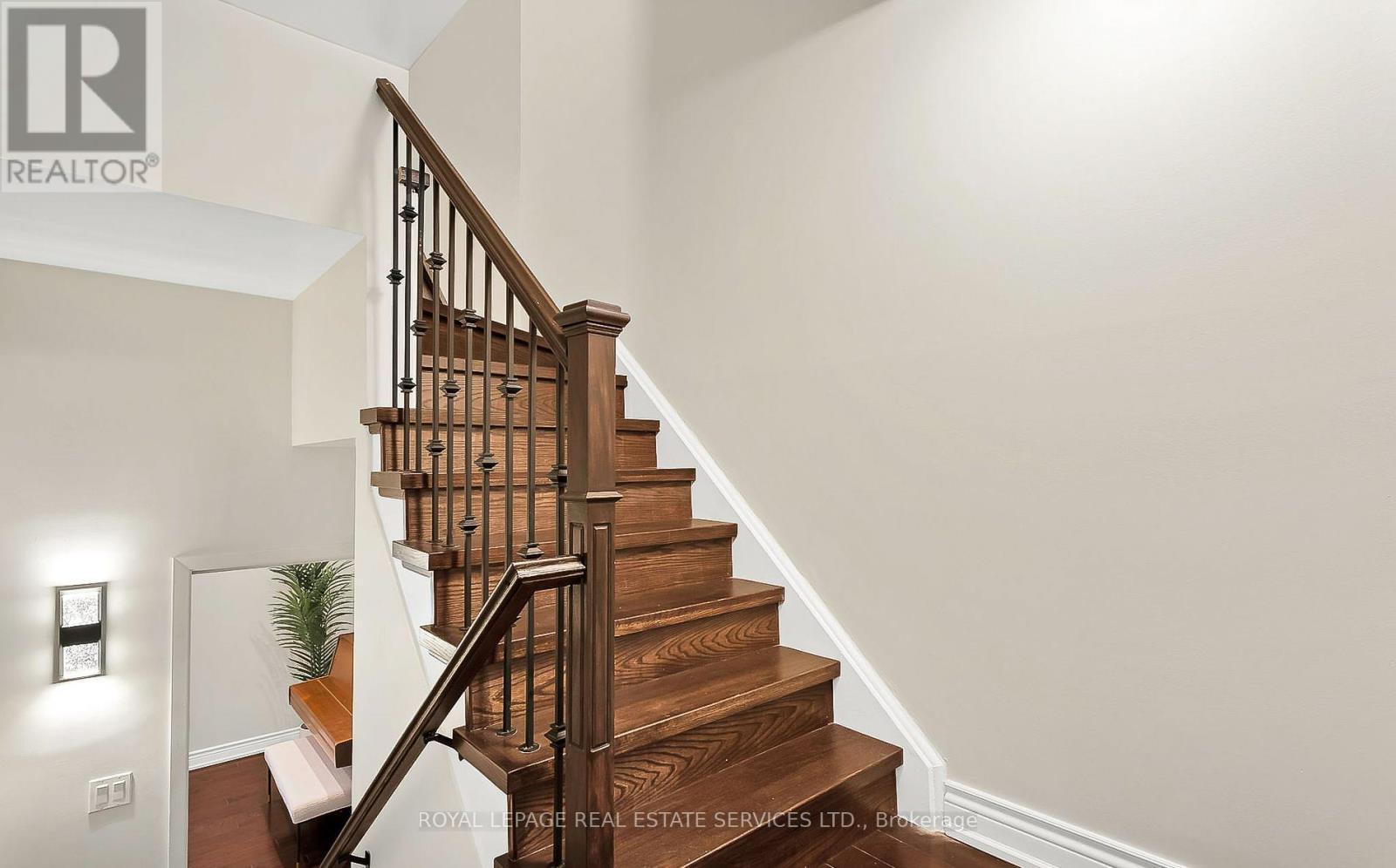 












43 - 11 STONEDALE PLACEWAY

,
Toronto,




Ontario
M3B1W2

