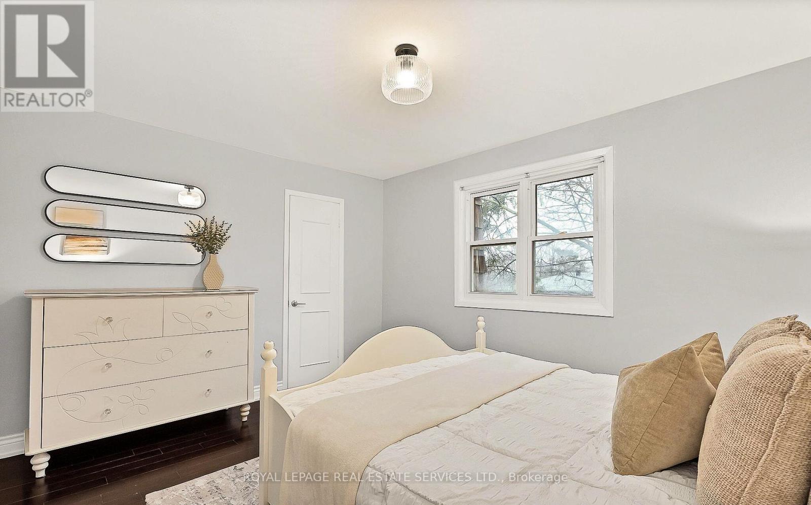 












43 - 11 STONEDALE PLACEWAY

,
Toronto,




Ontario
M3B1W2


