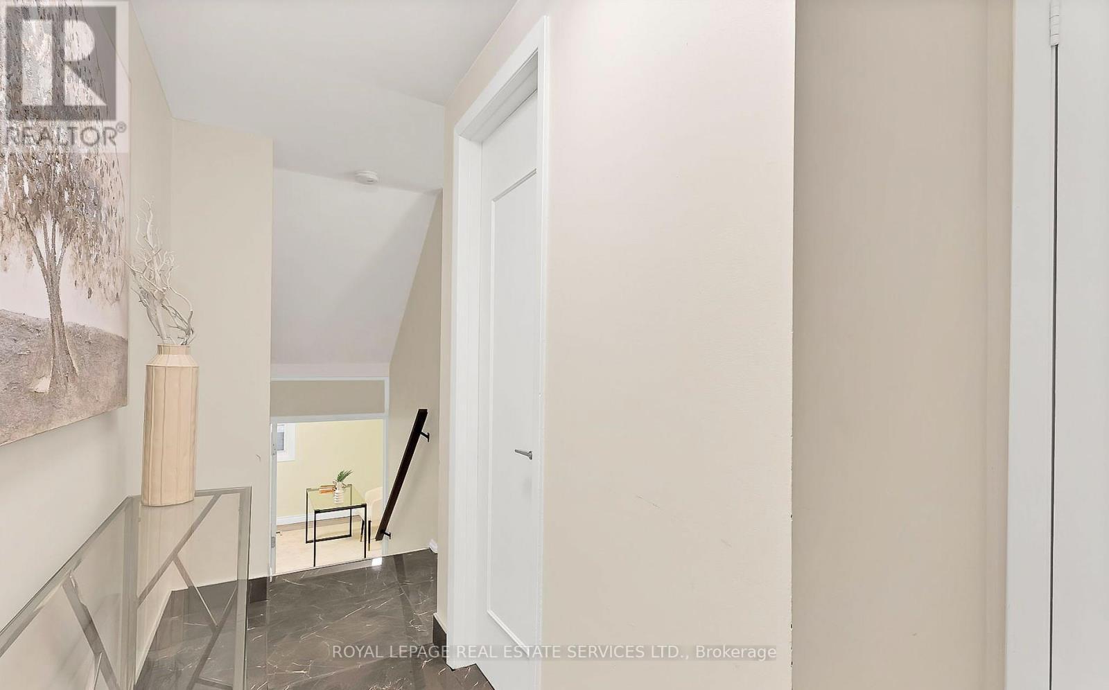 












43 - 11 STONEDALE PLACEWAY

,
Toronto,




Ontario
M3B1W2

