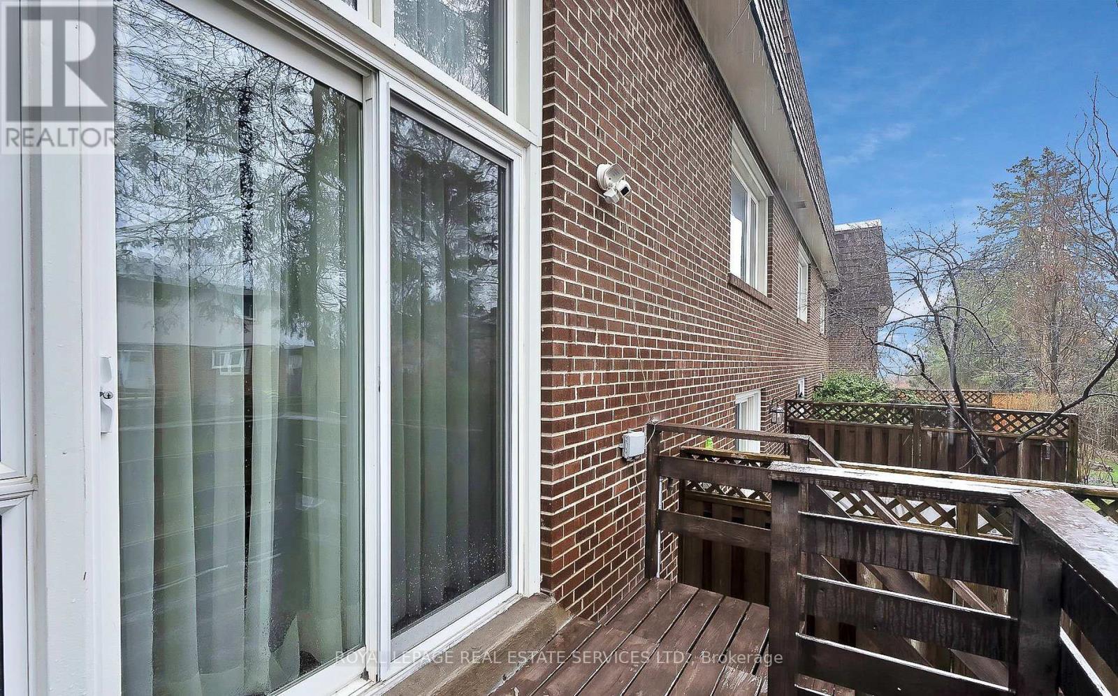 












43 - 11 STONEDALE PLACEWAY

,
Toronto,




Ontario
M3B1W2

