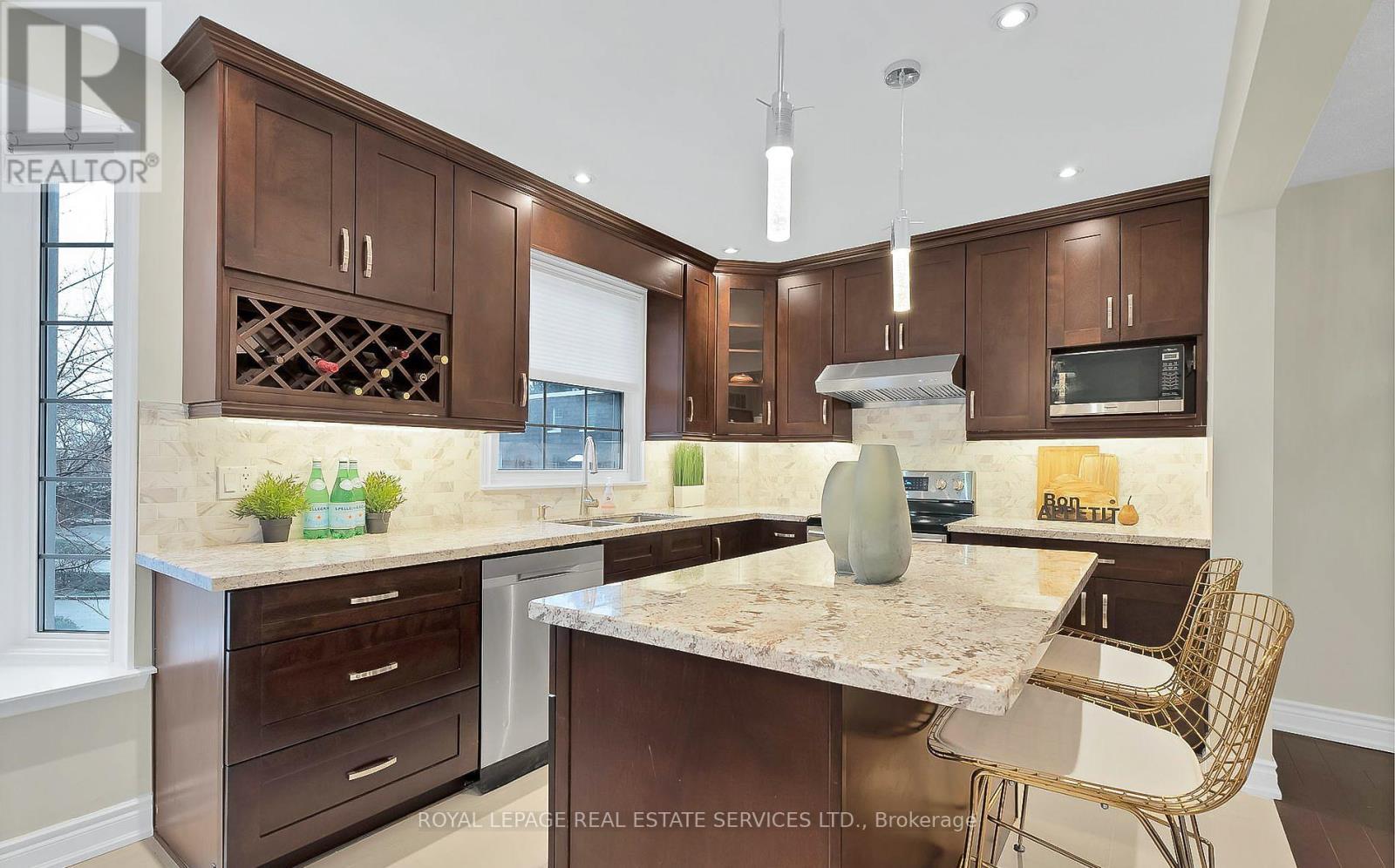 












43 - 11 STONEDALE PLACEWAY

,
Toronto,




Ontario
M3B1W2

