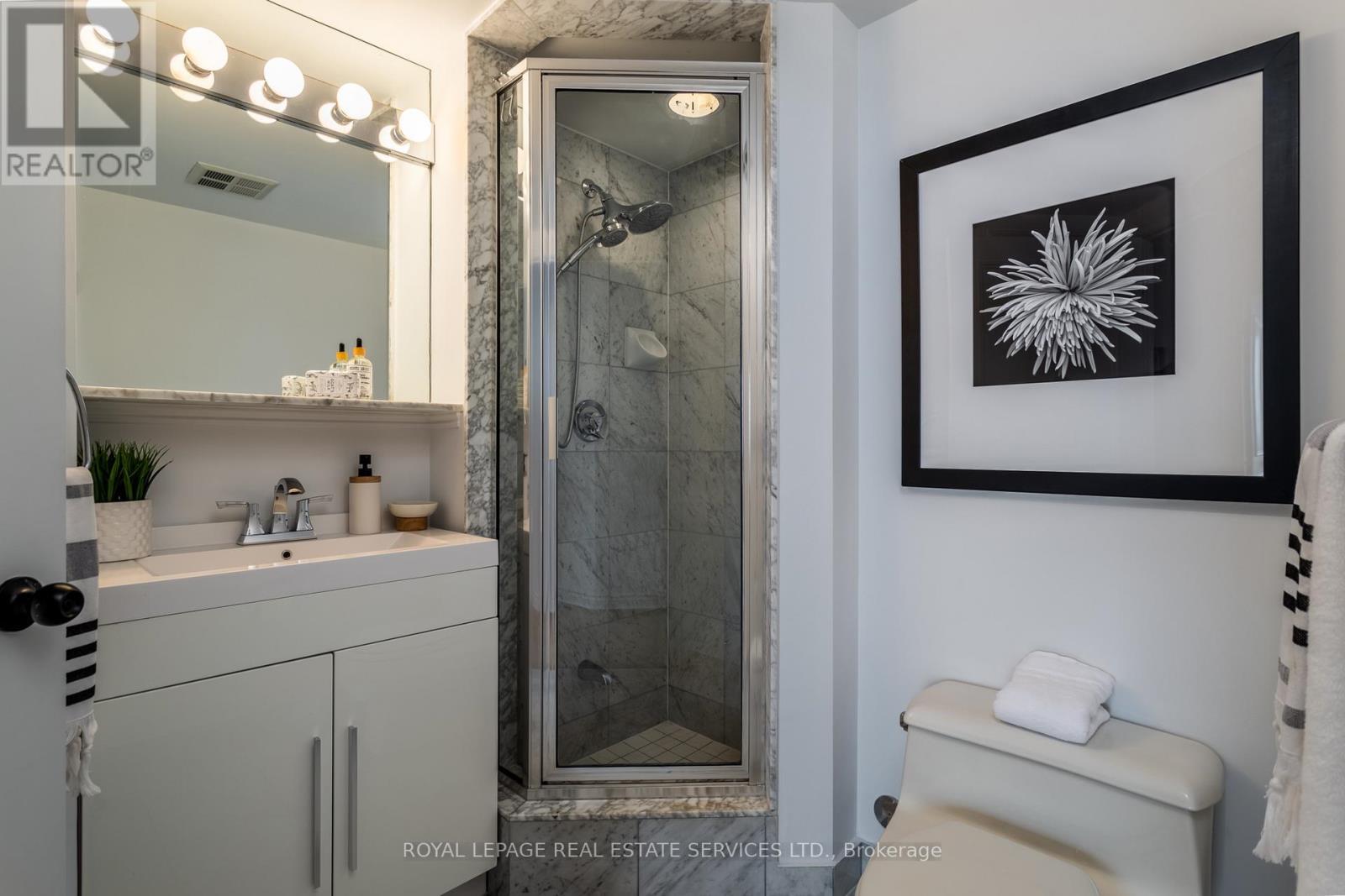 












809 - 1 PALACE PIER COURT

,
Toronto,




Ontario
M8V3W9

