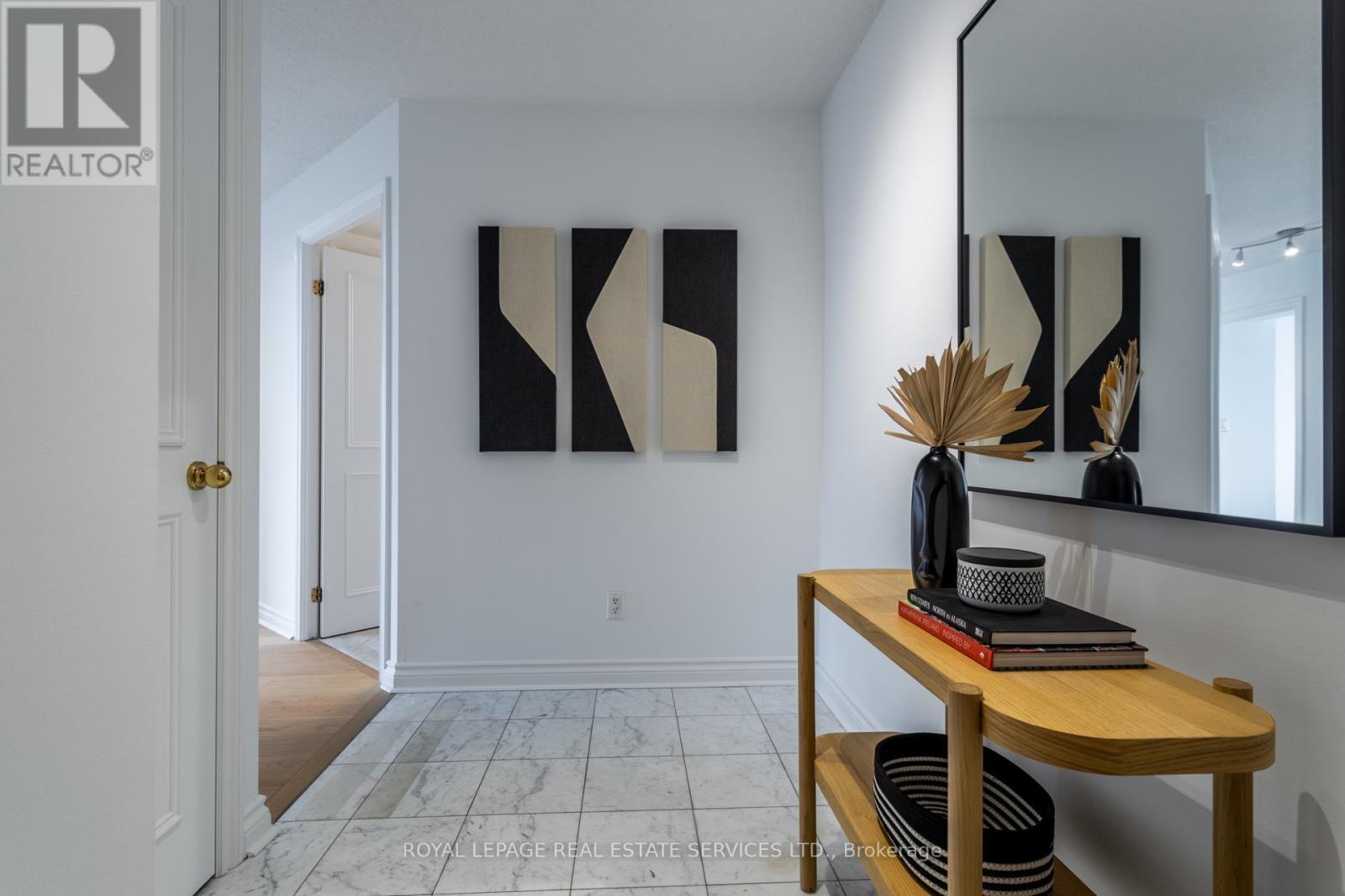 












809 - 1 PALACE PIER COURT

,
Toronto,




Ontario
M8V3W9

