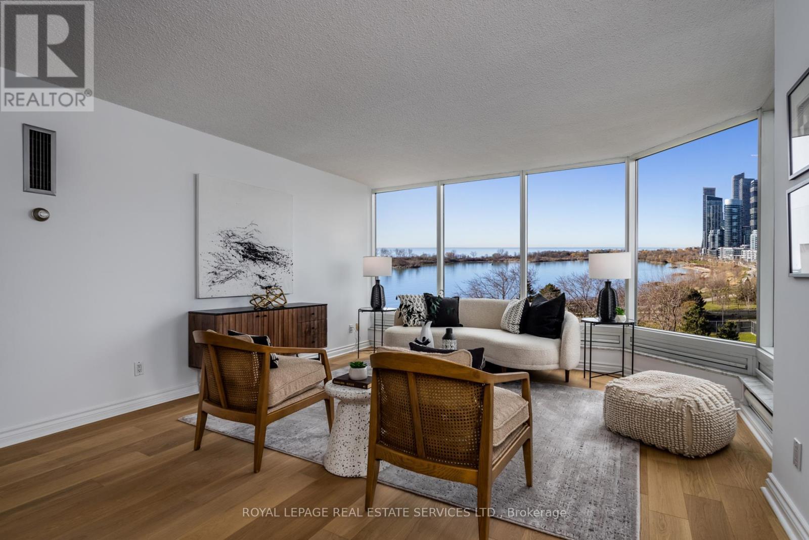 












809 - 1 PALACE PIER COURT

,
Toronto,




Ontario
M8V3W9

