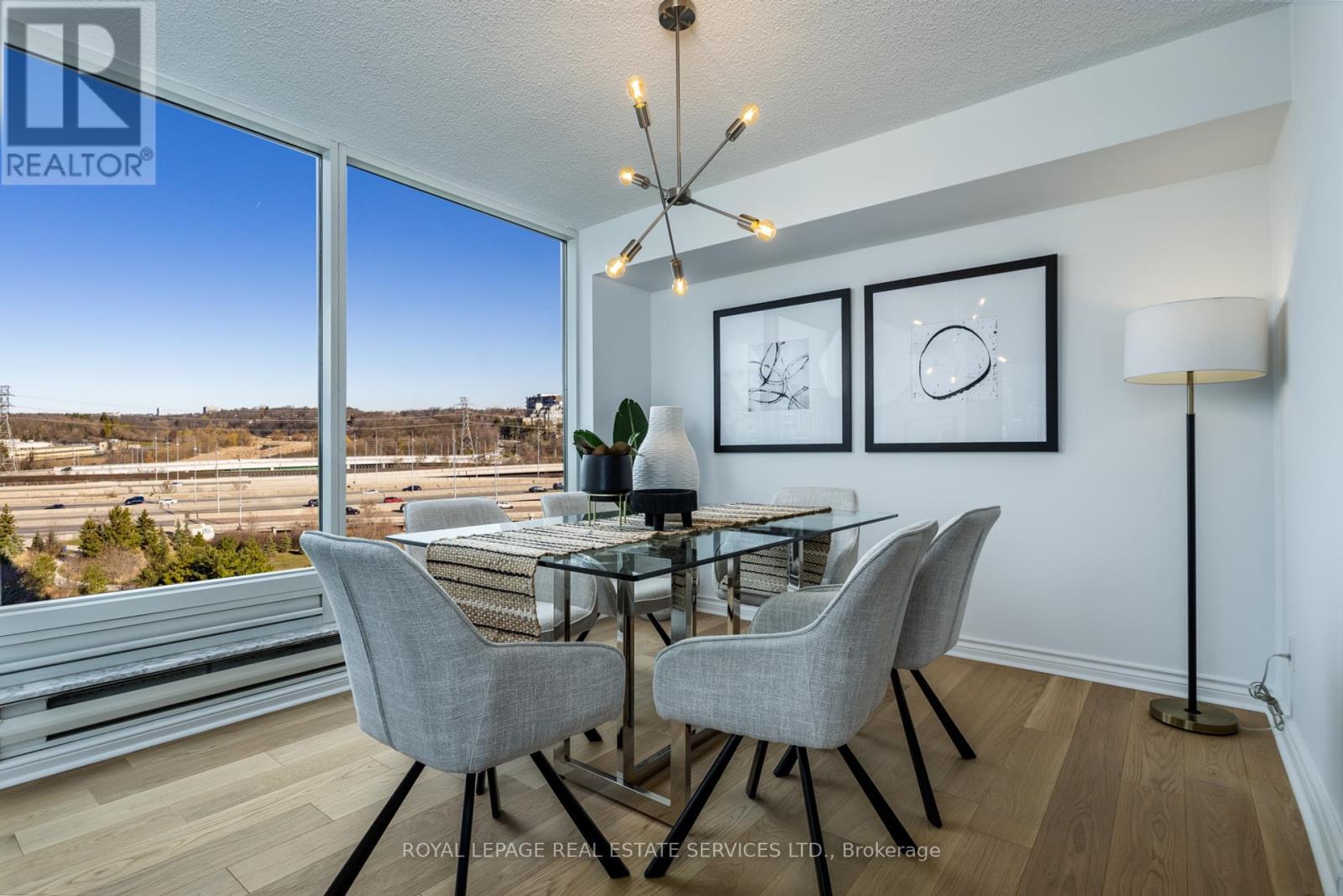 












809 - 1 PALACE PIER COURT

,
Toronto,




Ontario
M8V3W9

