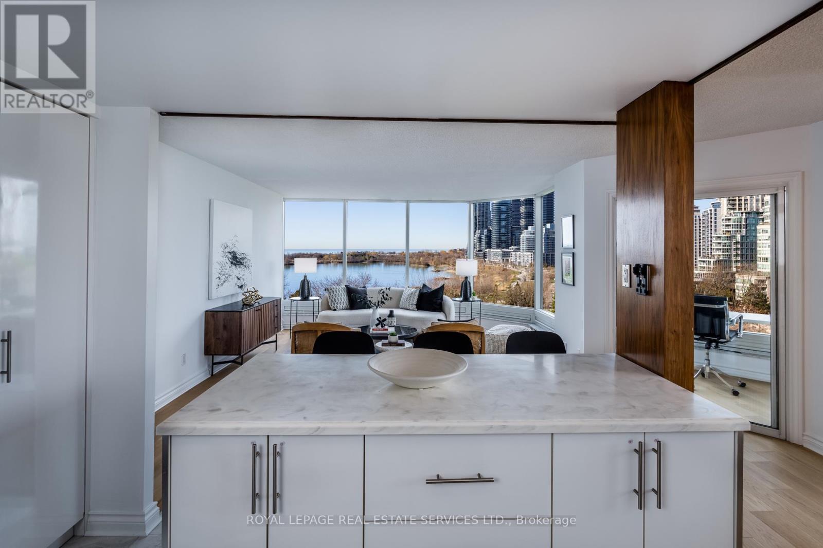 












809 - 1 PALACE PIER COURT

,
Toronto,




Ontario
M8V3W9

