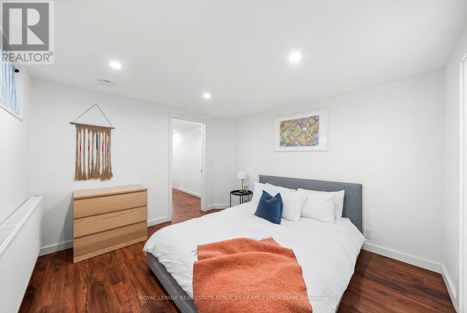












LOWER - 392 MARKHAM STREET

,
Toronto,




Ontario
M6G2K9

