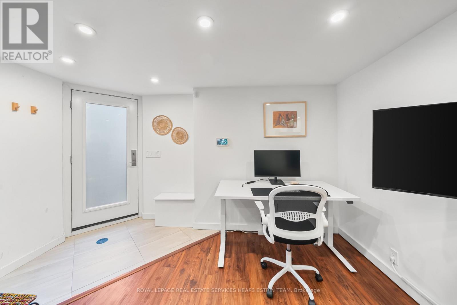 












LOWER - 392 MARKHAM STREET

,
Toronto,




Ontario
M6G2K9

