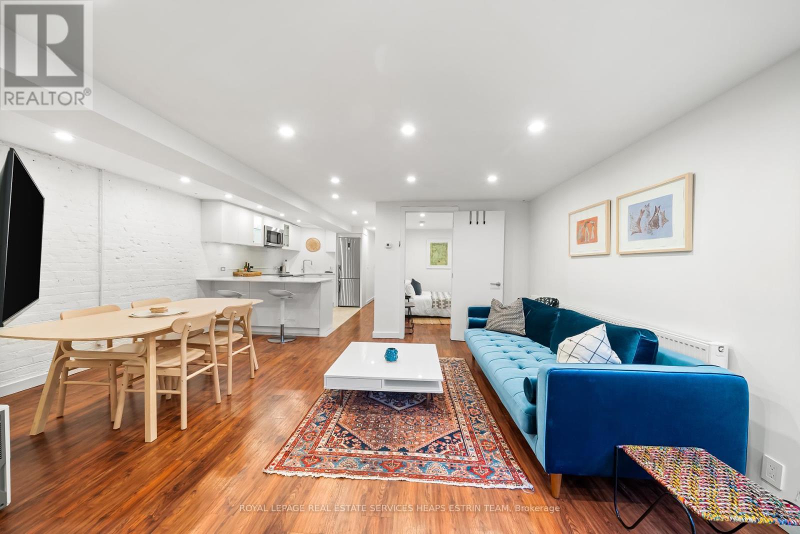 












LOWER - 392 MARKHAM STREET

,
Toronto,




Ontario
M6G2K9

