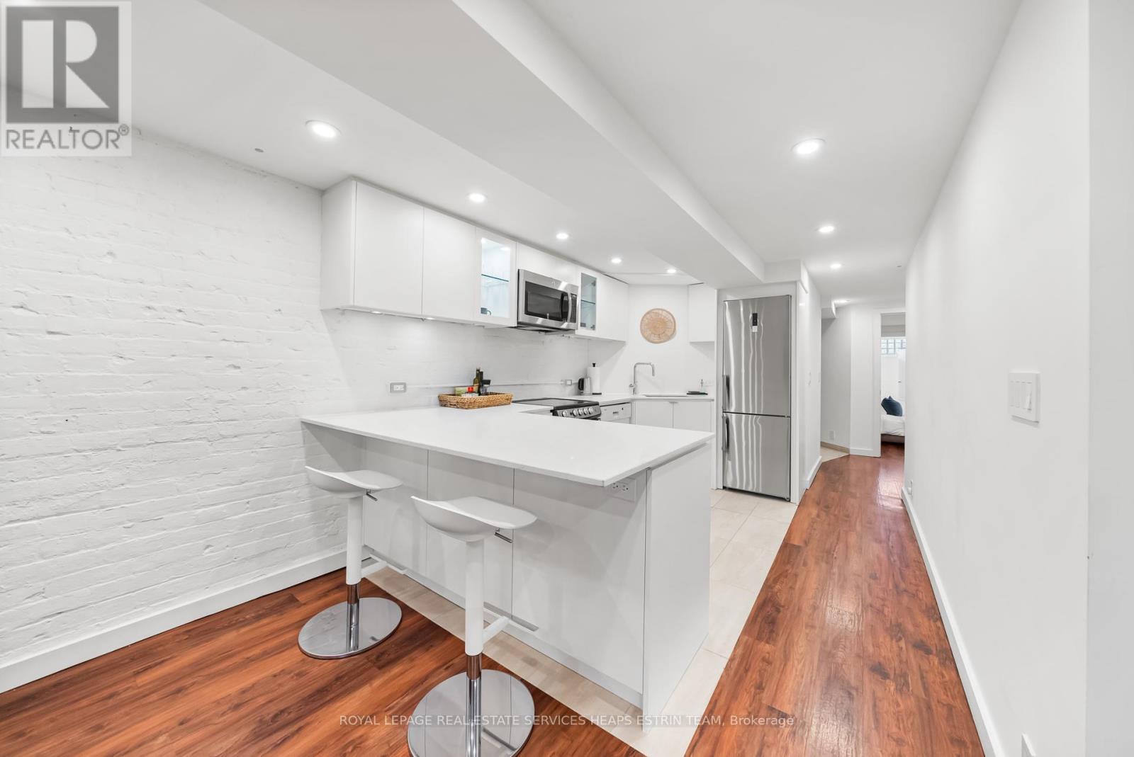 












LOWER - 392 MARKHAM STREET

,
Toronto,




Ontario
M6G2K9

