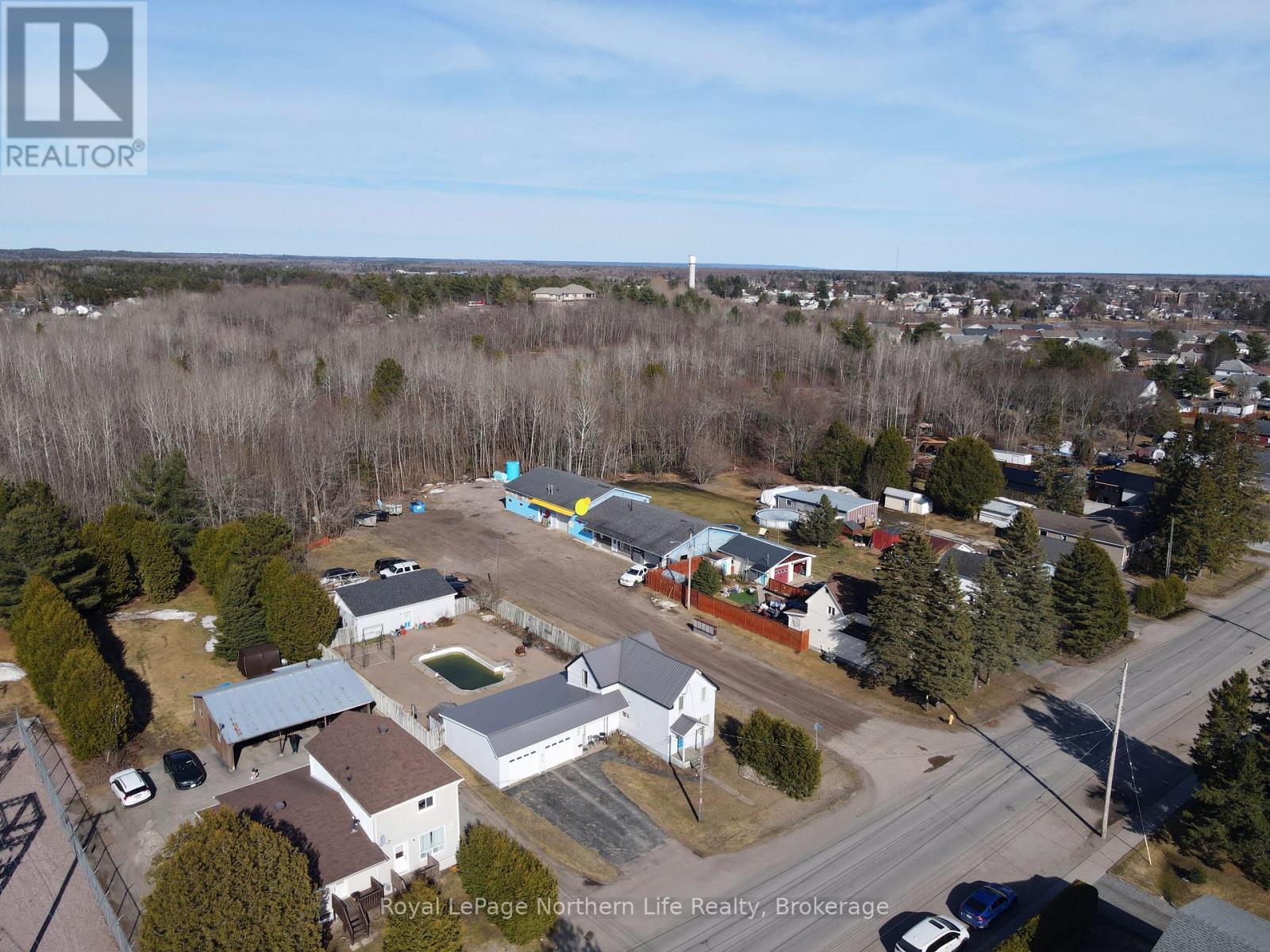 












178 CRAIG STREET N

,
West Nipissing (Sturgeon Falls),




Ontario
P2B3H8

