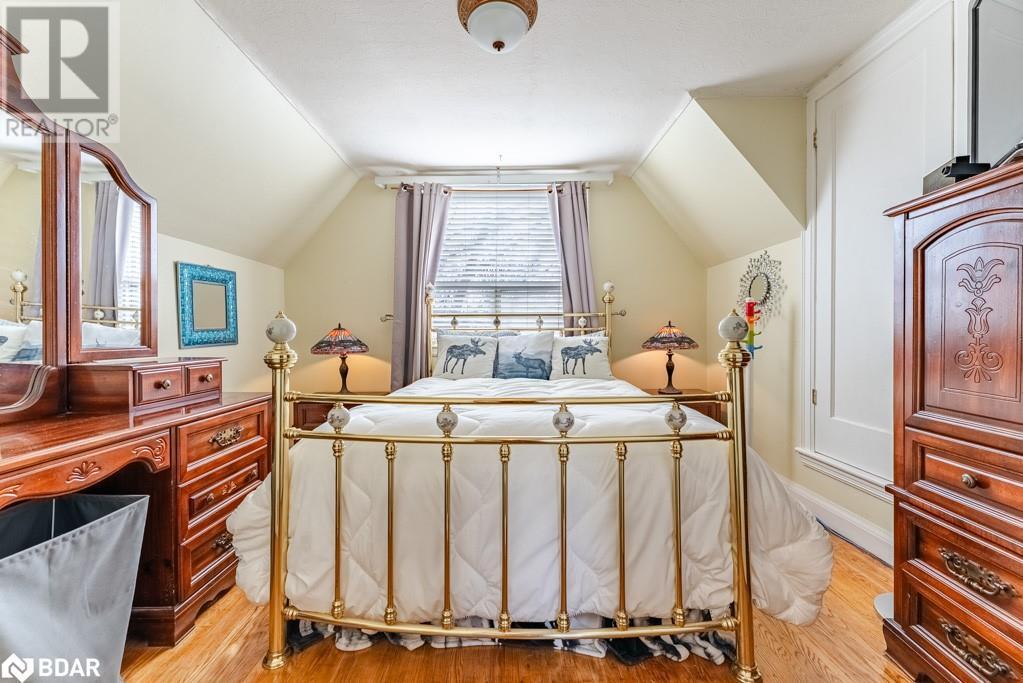 












60 CAMERON Avenue S

,
Hamilton,




Ontario
L8K2X2

