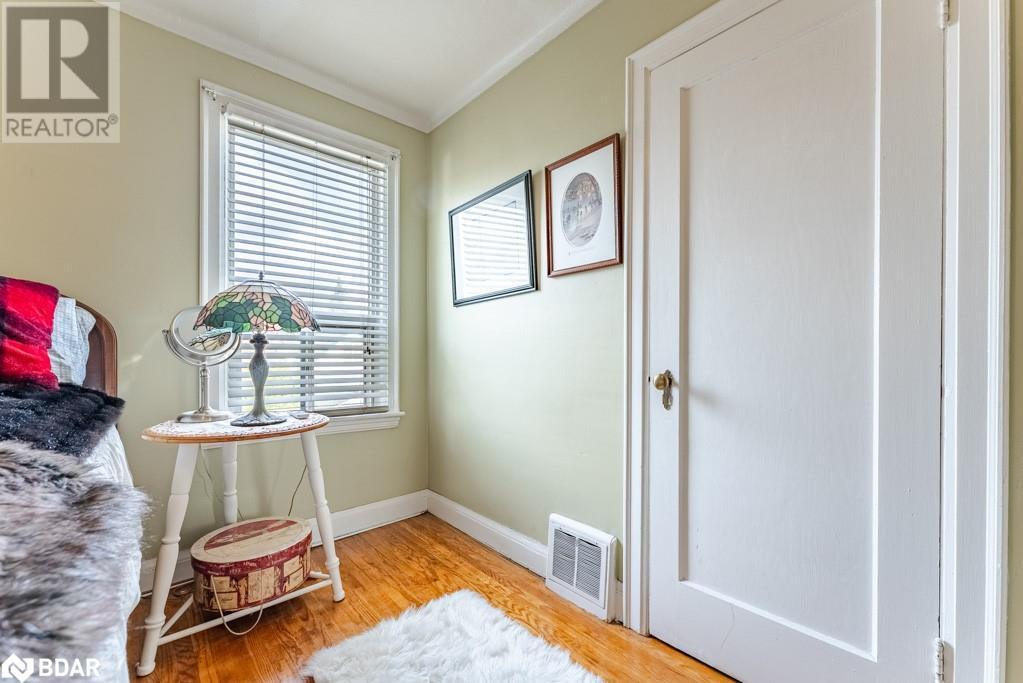 












60 CAMERON Avenue S

,
Hamilton,




Ontario
L8K2X2

