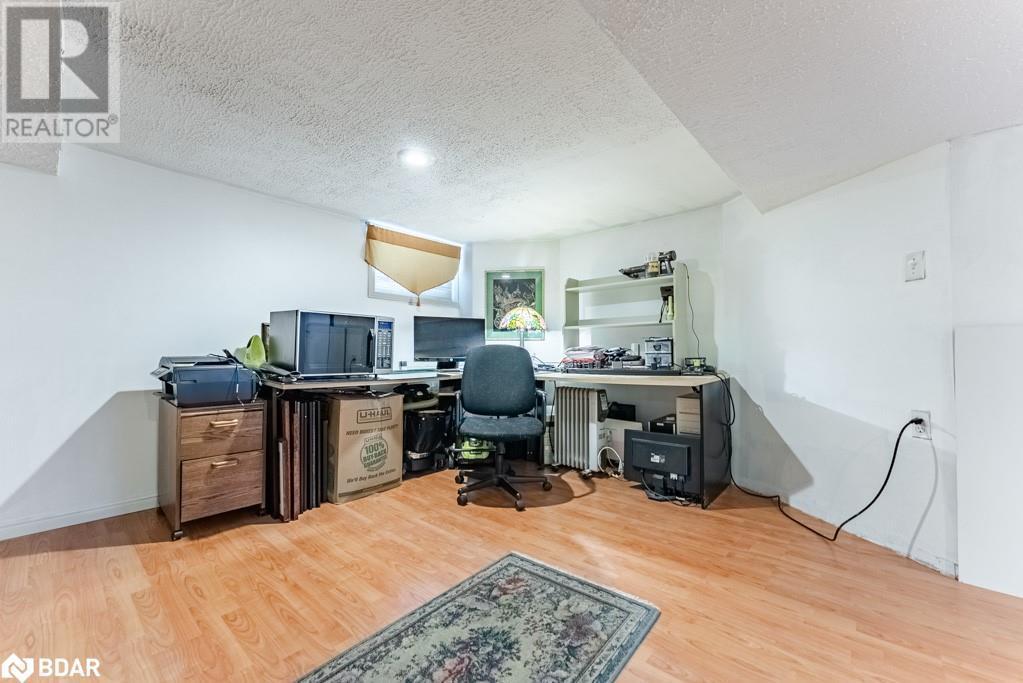 












60 CAMERON Avenue S

,
Hamilton,




Ontario
L8K2X2

