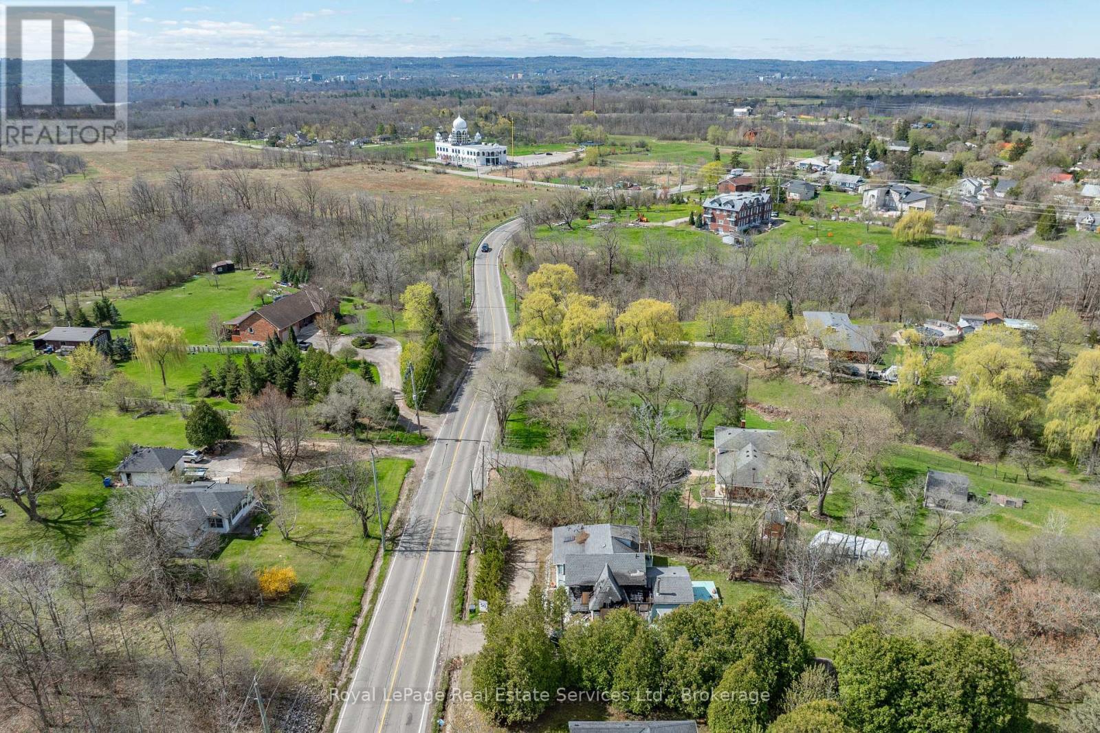 












701 YORK ROAD

,
Hamilton (Dundas),




Ontario
L9H5W9


