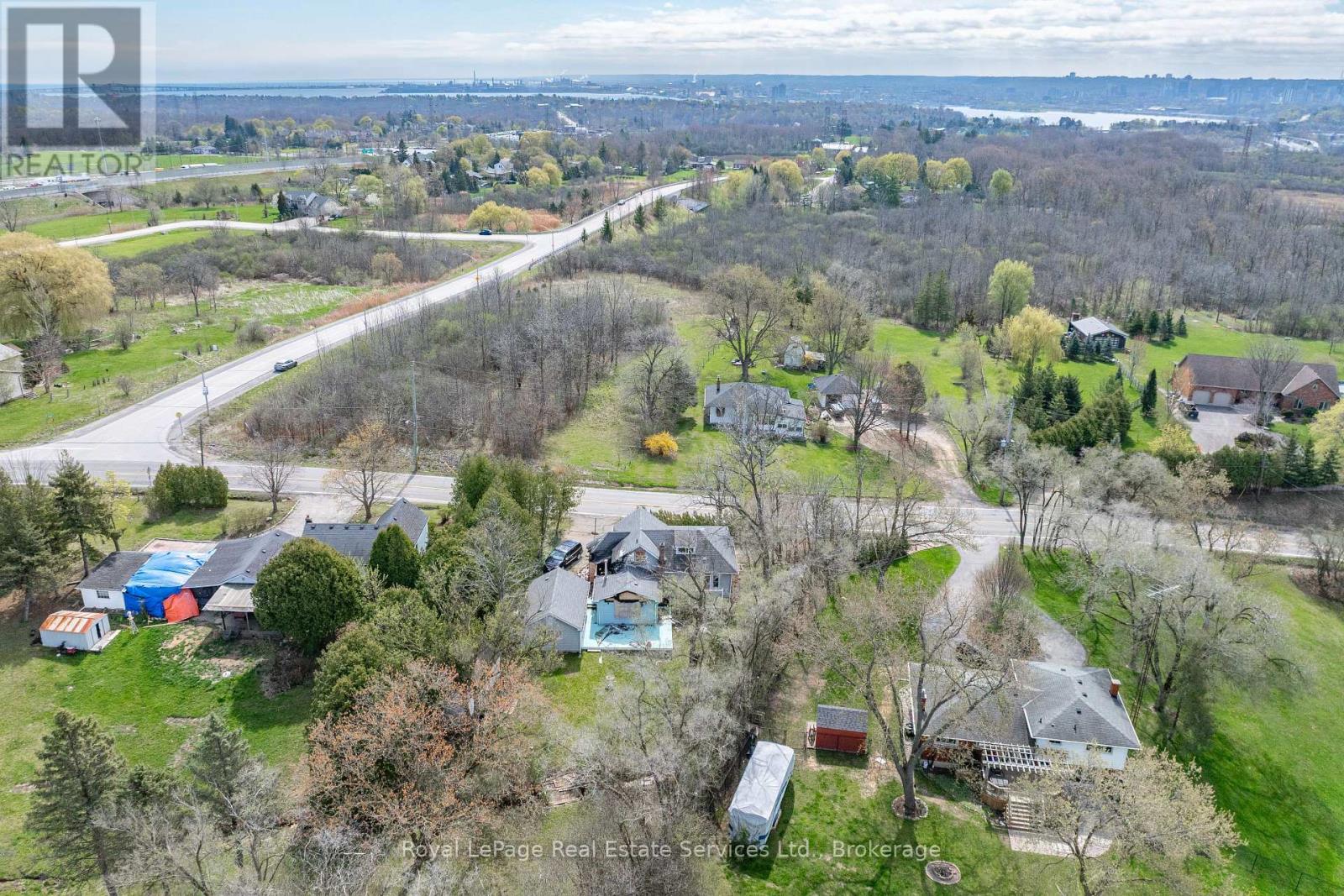 












701 YORK ROAD

,
Hamilton (Dundas),




Ontario
L9H5W9

