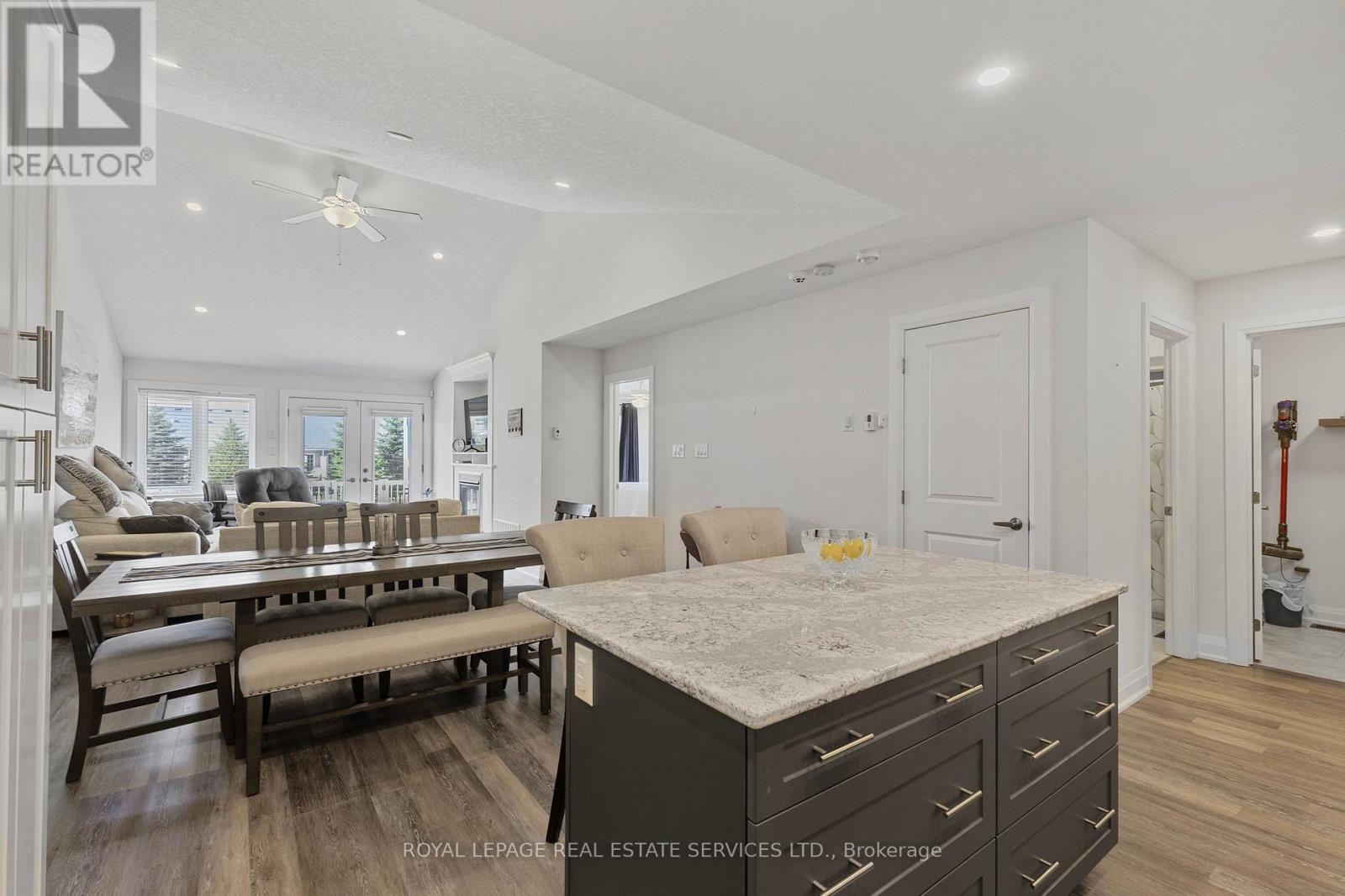 












2 IVY CRESCENT

,
Wasaga Beach,




Ontario
L9Z0H8

