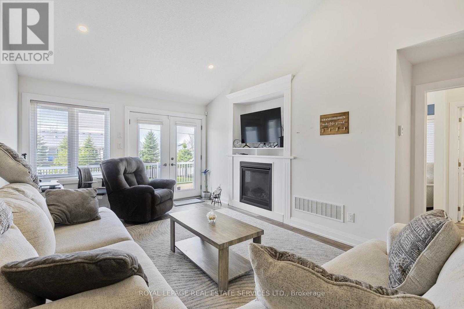 












2 IVY CRESCENT

,
Wasaga Beach,




Ontario
L9Z0H8

