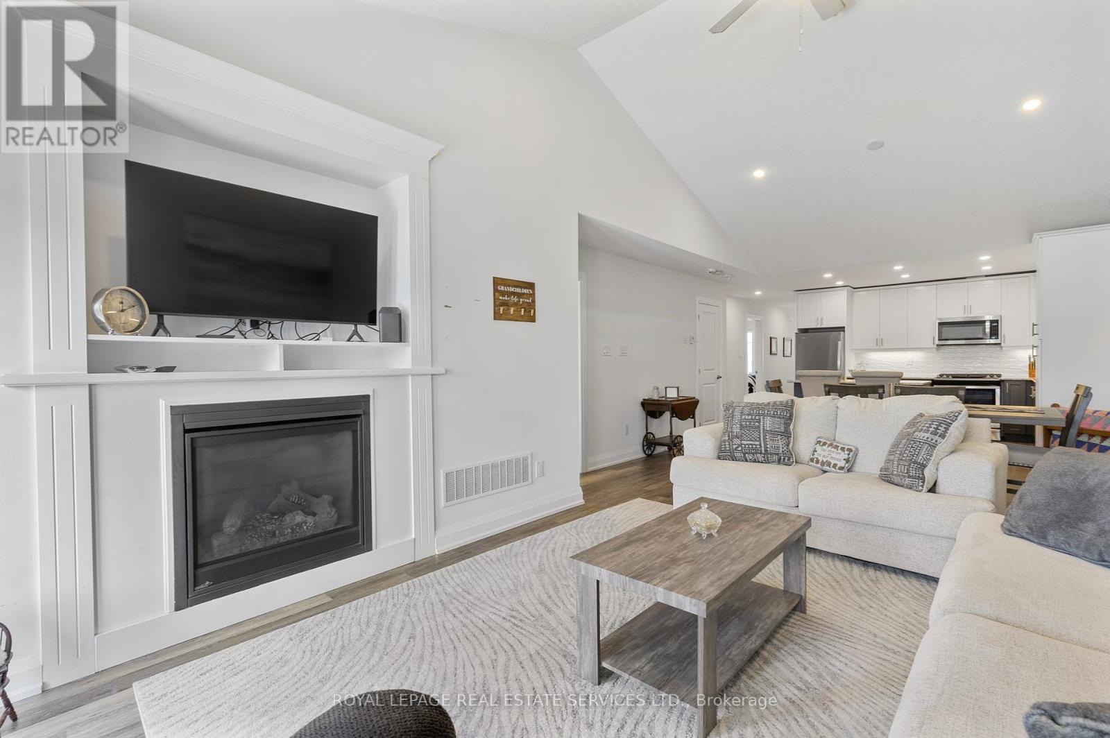 












2 IVY CRESCENT

,
Wasaga Beach,




Ontario
L9Z0H8

