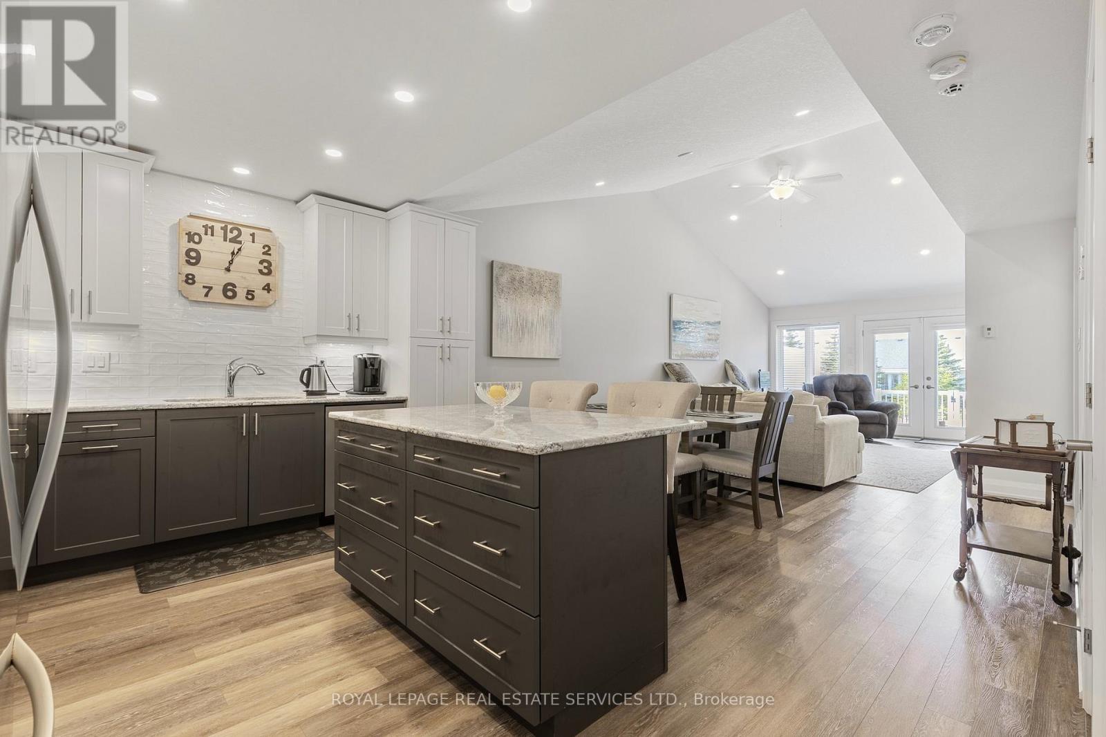 












2 IVY CRESCENT

,
Wasaga Beach,




Ontario
L9Z0H8


