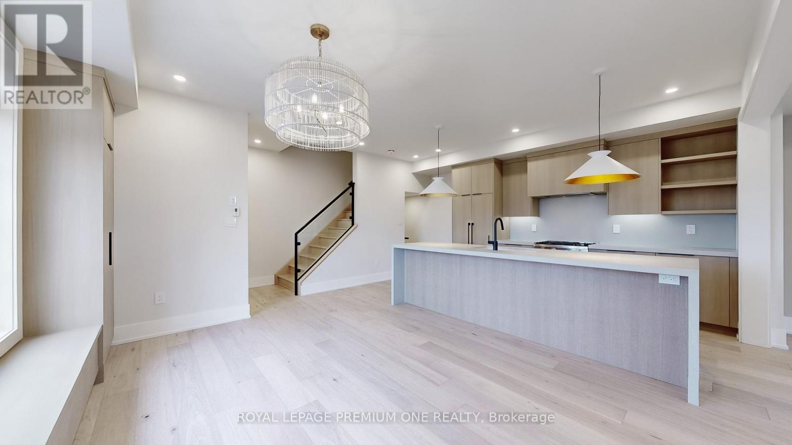 












17 - 2031 MATTEER COURT

,
Innisfil,




Ontario
L9S4T9

